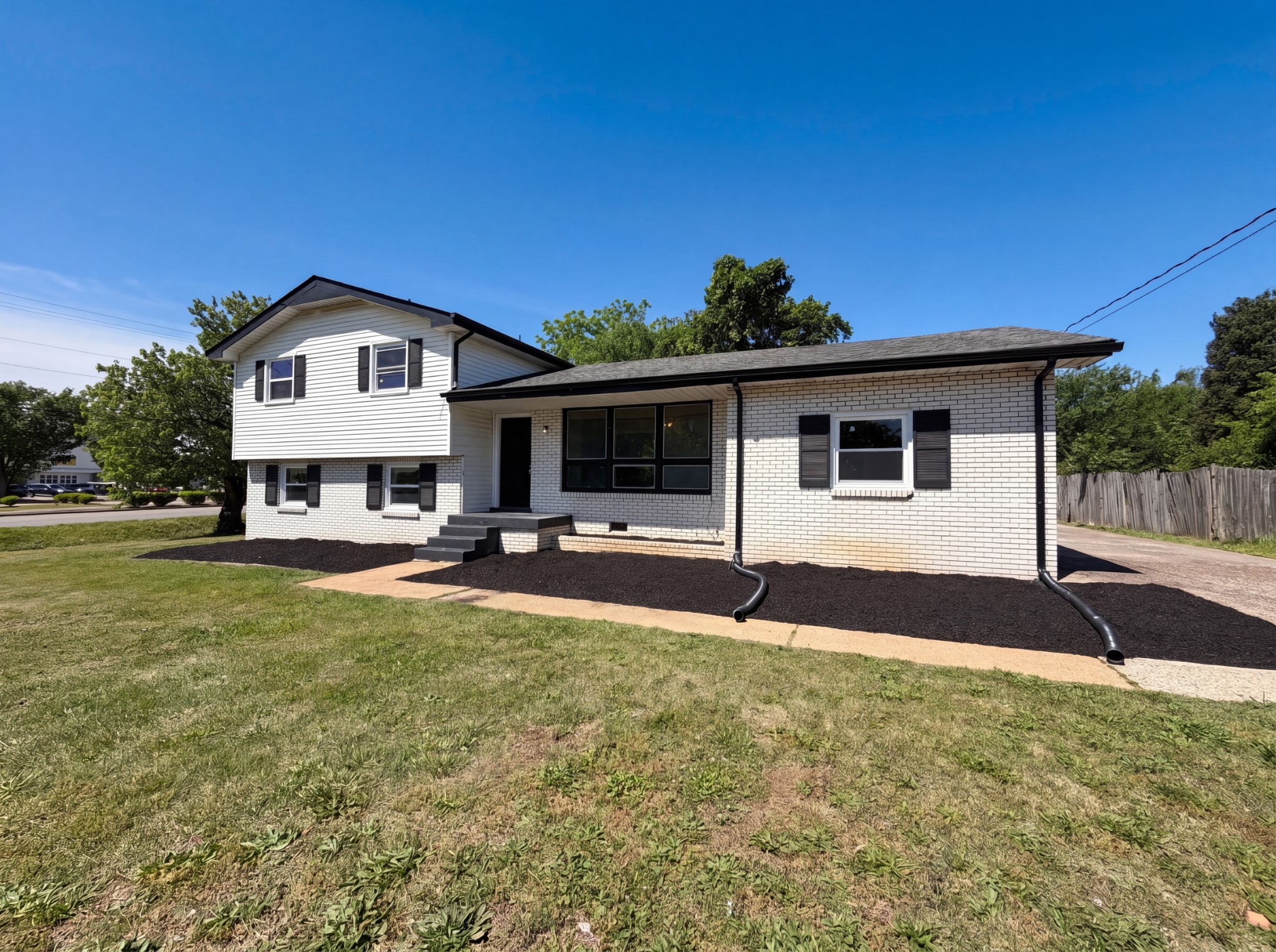 105 Ivy Dr, Hendersonville, TN 37075