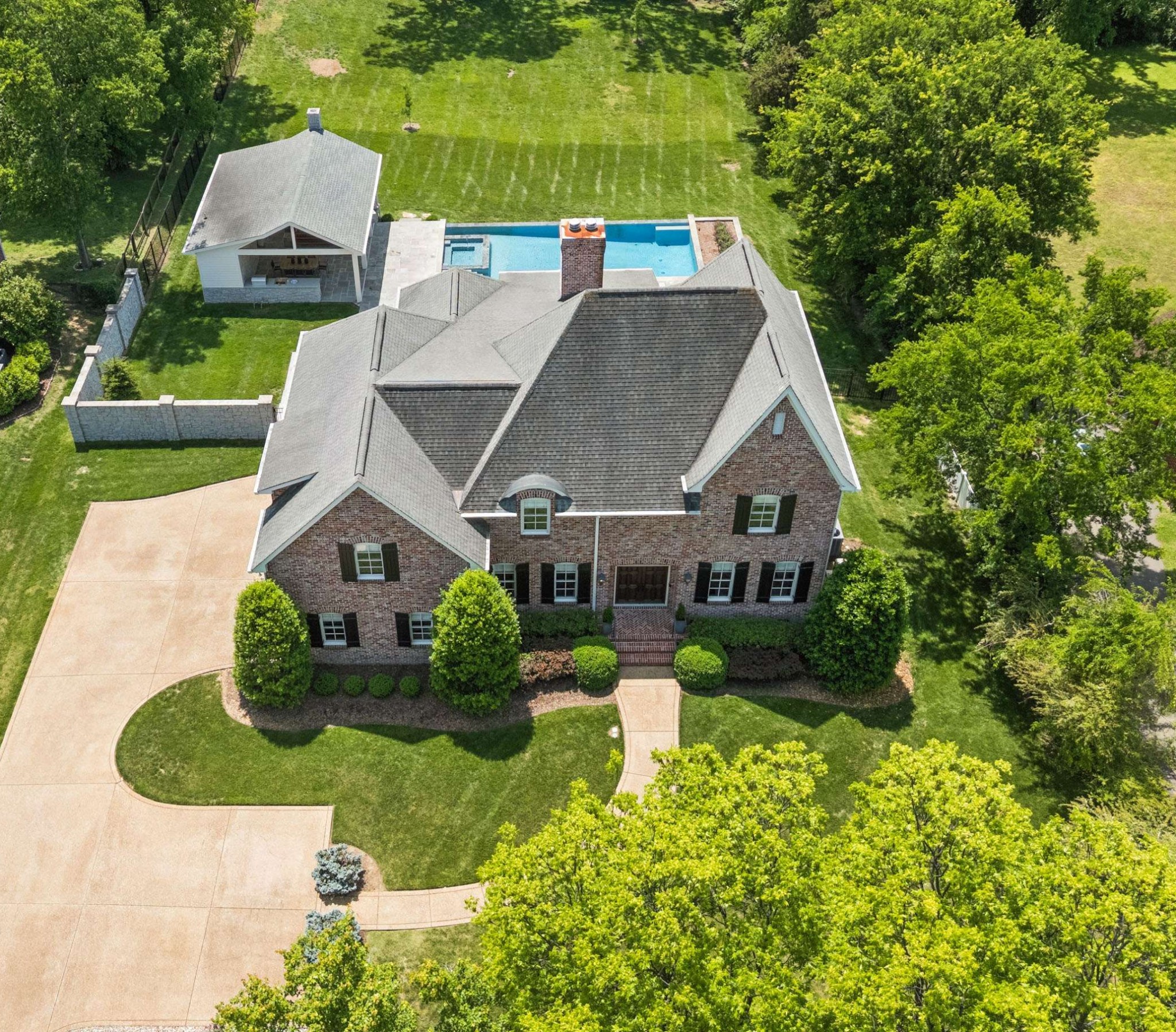 755 Bresslyn Rd, Nashville, TN 37205