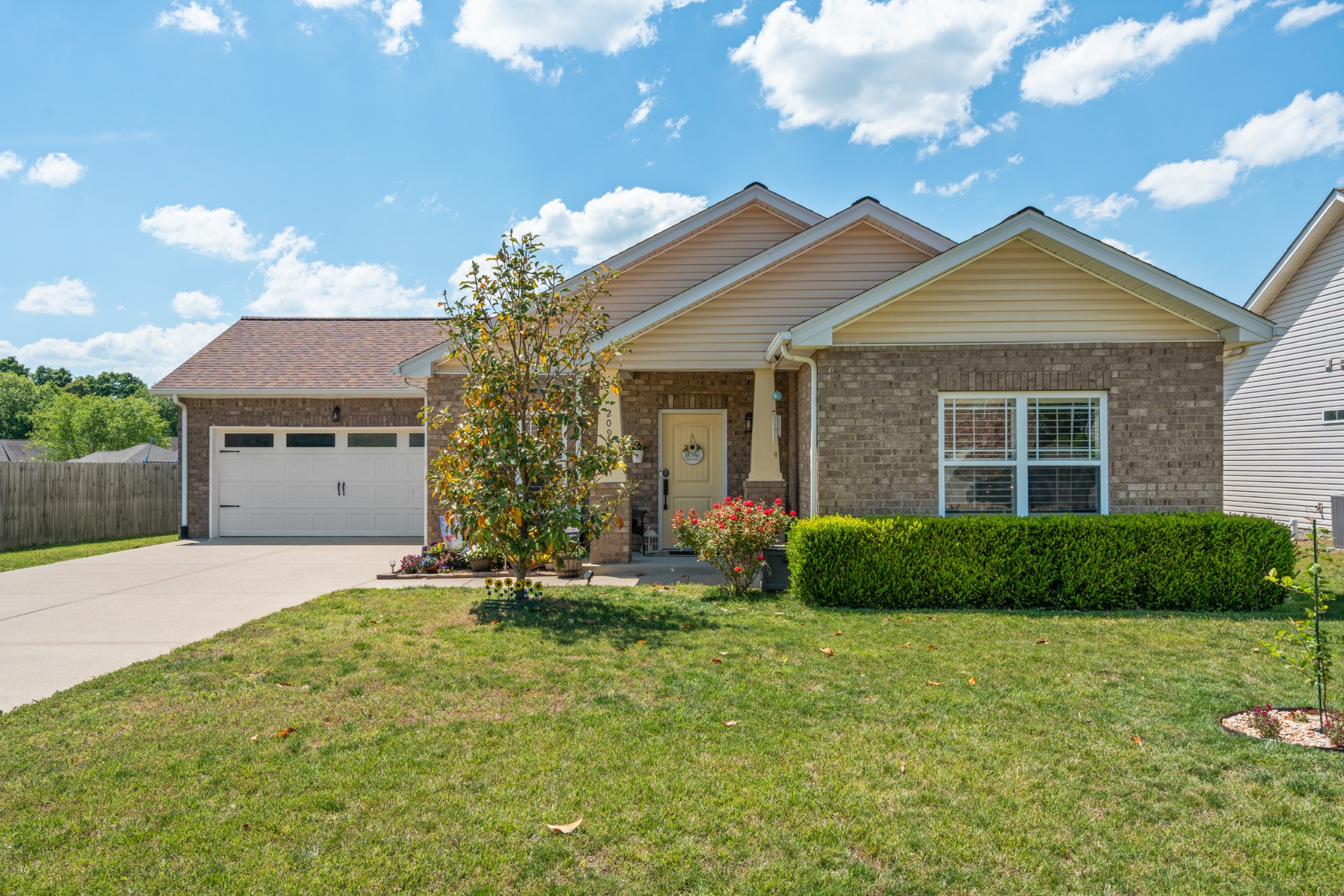 209 Wyburn Pl, Burns, TN 37029
