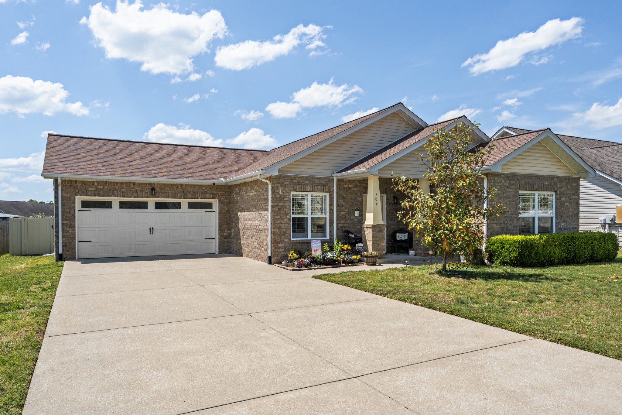 209 Wyburn Pl, Burns, TN 37029