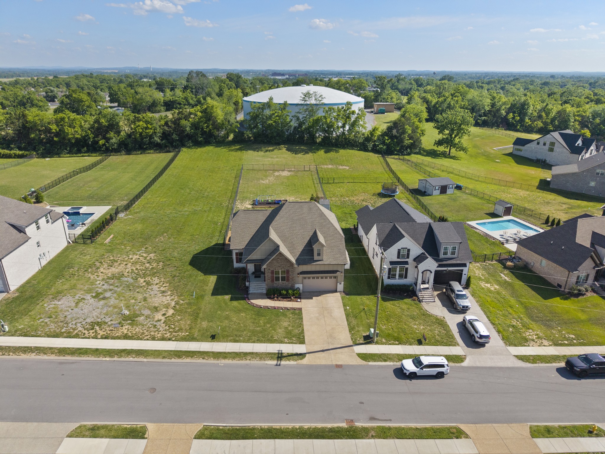 253 Hutch Ct, Gallatin, TN 37066