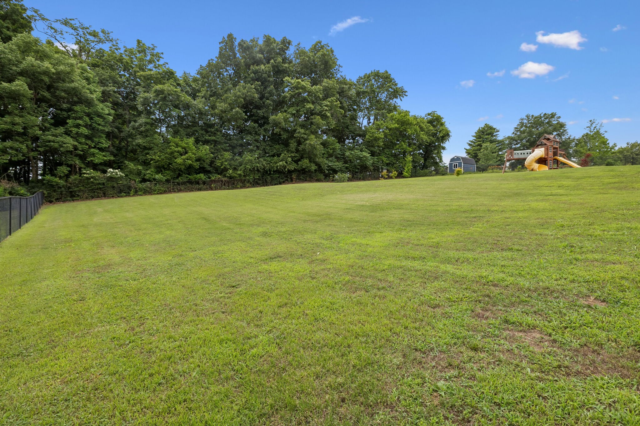 1027 Nina Dr, Springfield, TN 37172