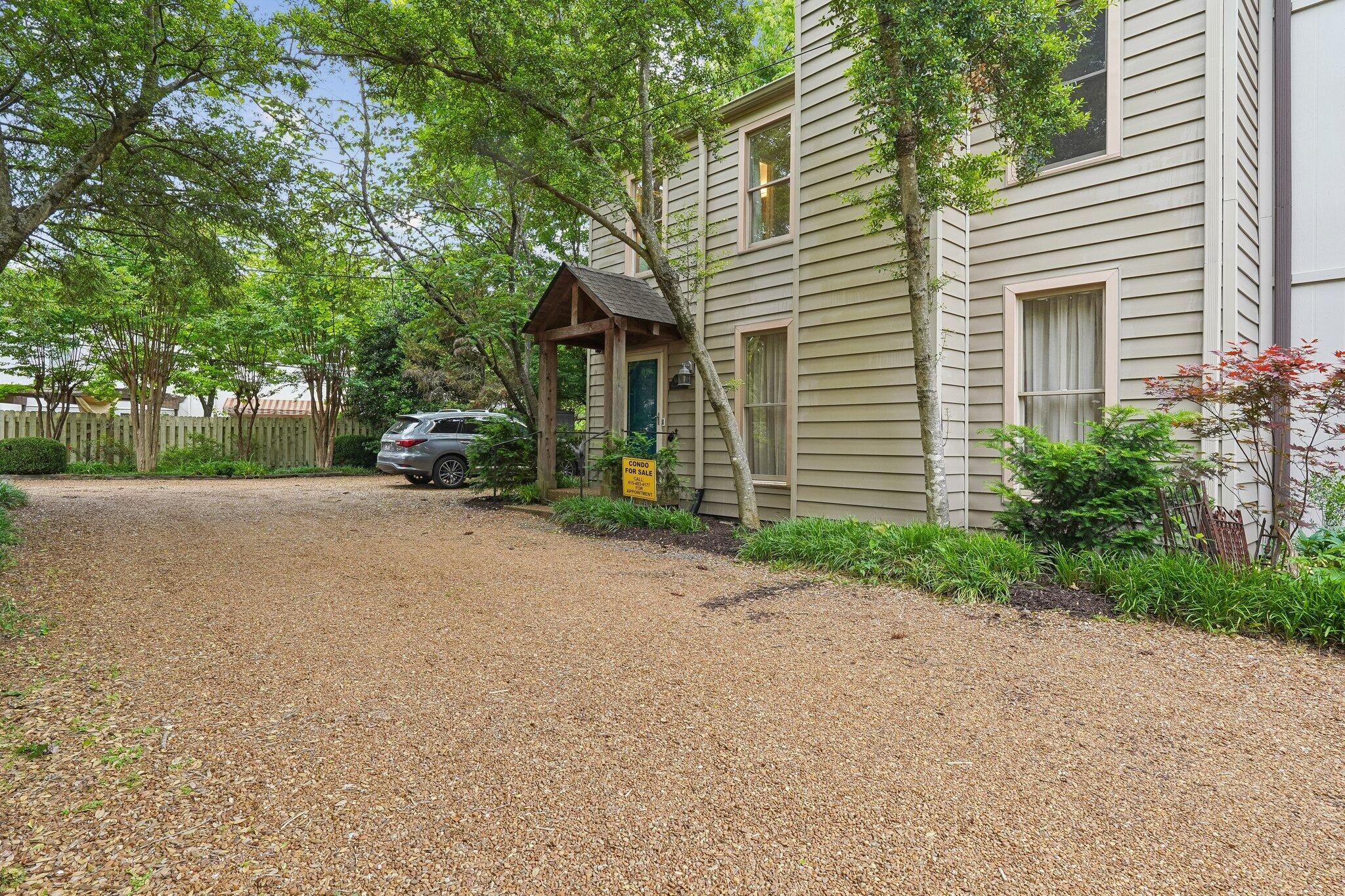 3608 Saratoga Dr #B, Nashville, TN 37205