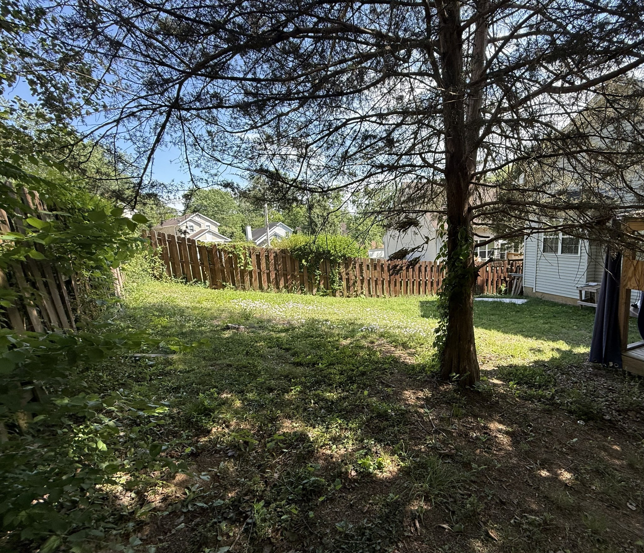 4040 Farmingham Woods Dr, Hermitage, TN 37076