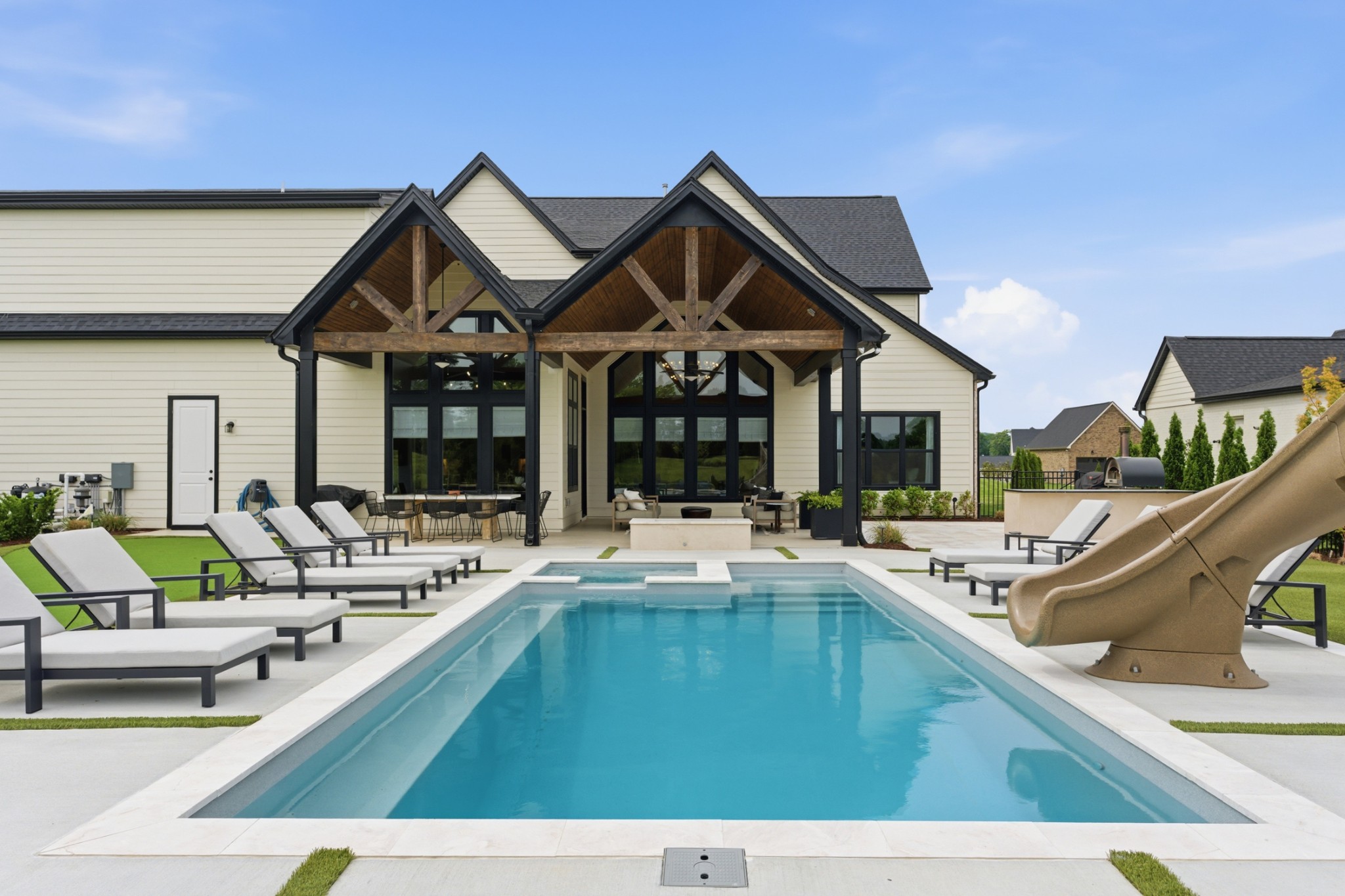 7060 Lampkins Crossing Dr, College Grove, TN 37046