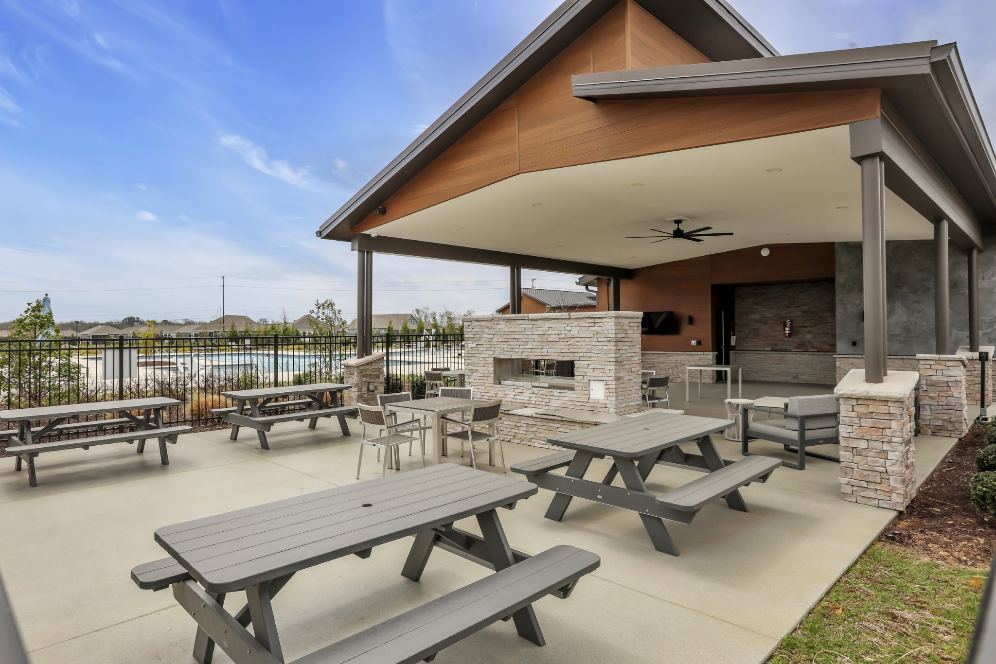 1137 Linn Cove Ct, Gallatin, TN 37066