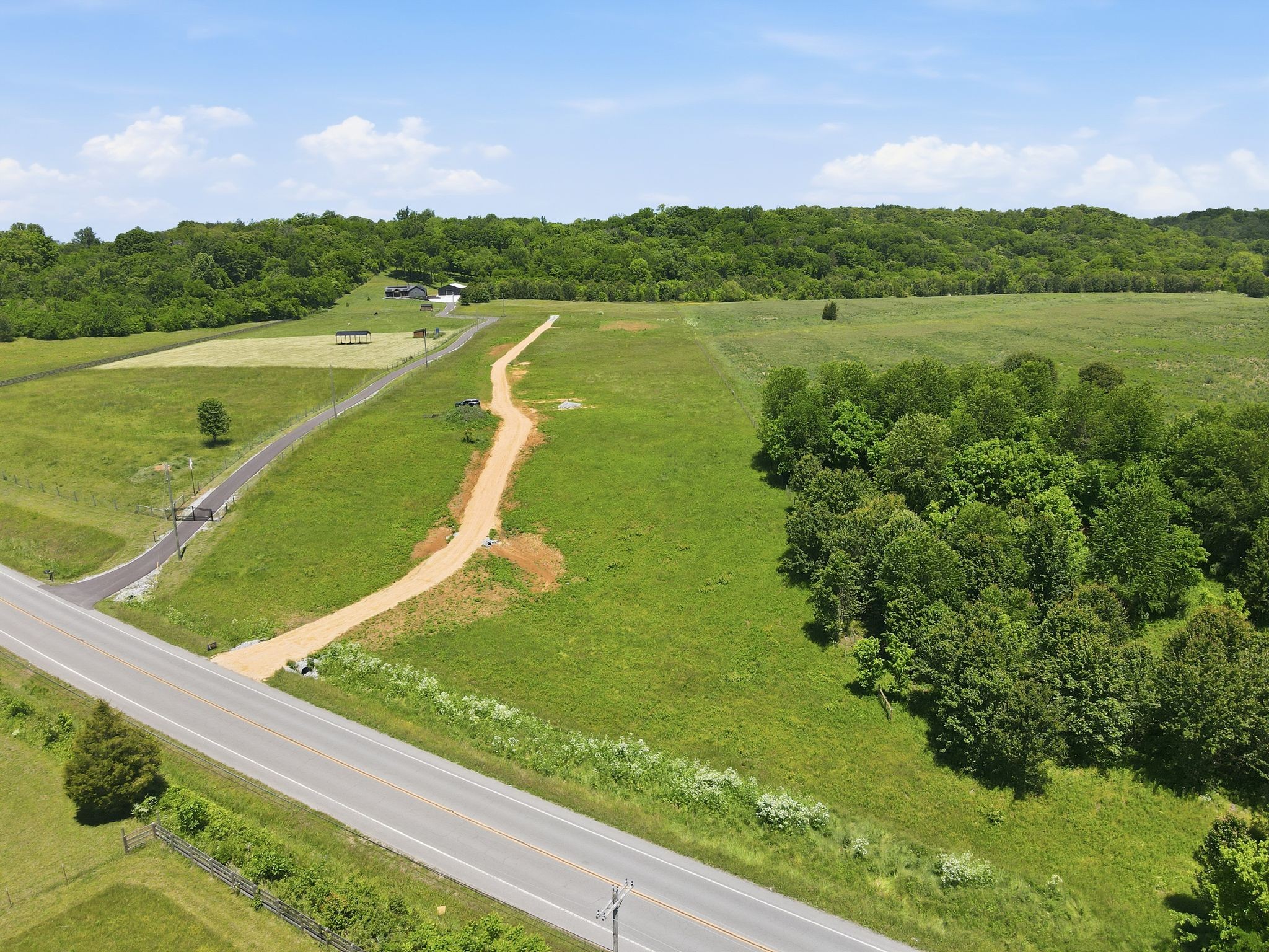 2600 Williamsport Pike, Columbia, TN 38401