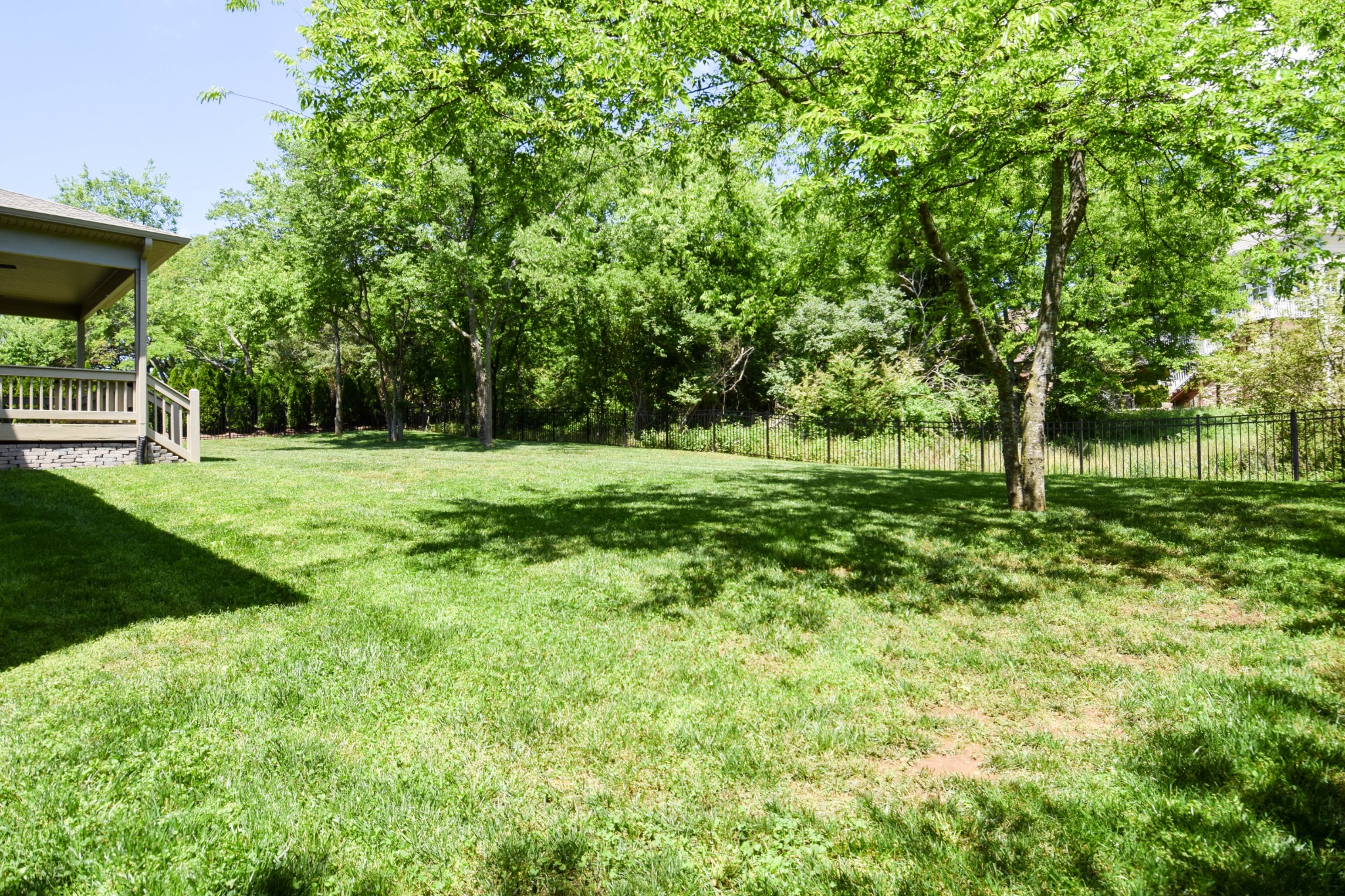 1002 Keeneland Dr, Gallatin, TN 37066