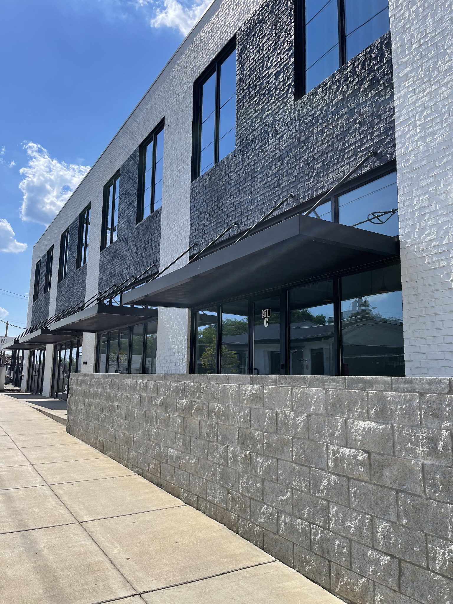 916 Buchanan St #201, Nashville, TN 37208