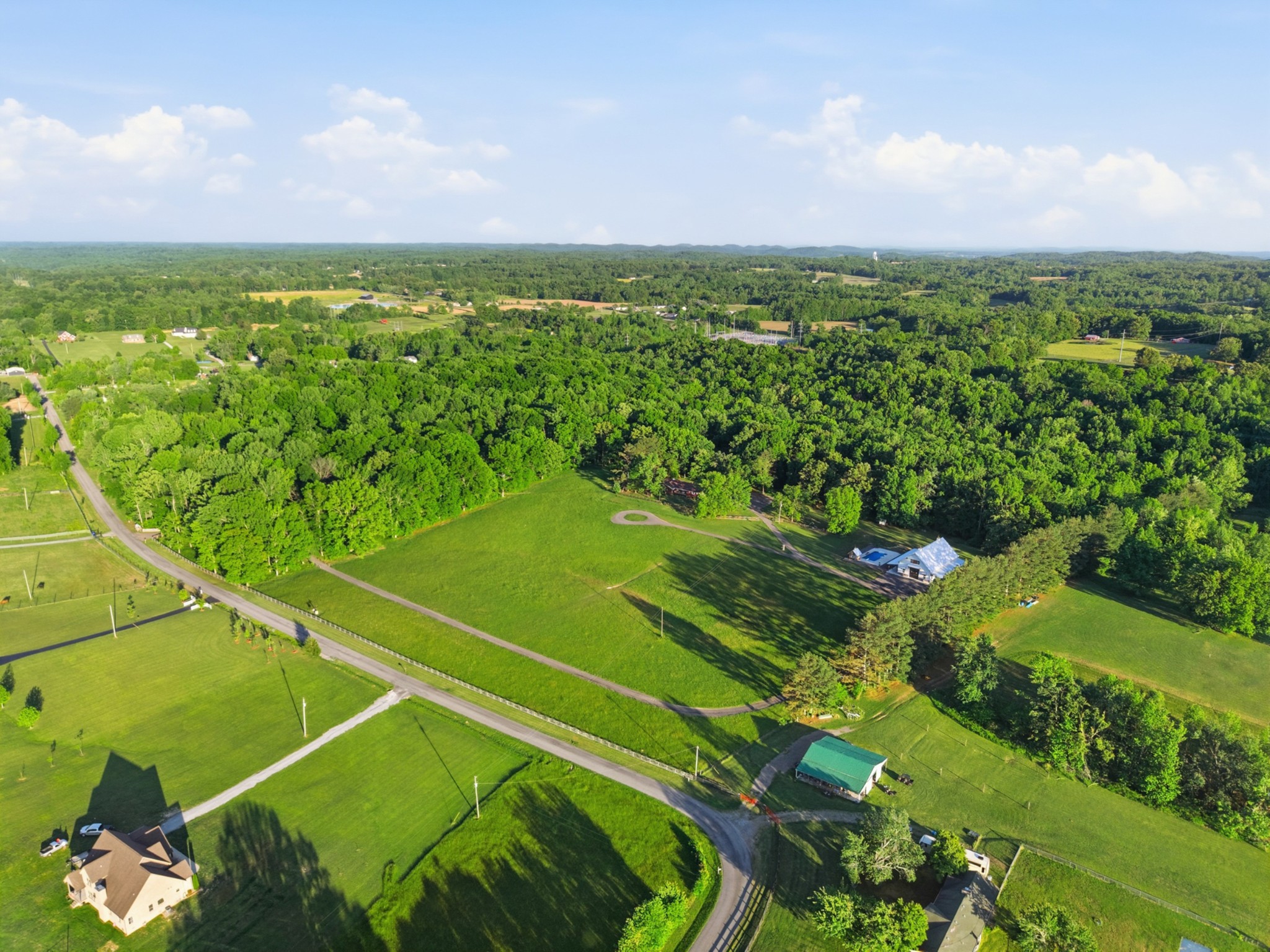 450 Paul Thompson Rd, Bethpage, TN 37022