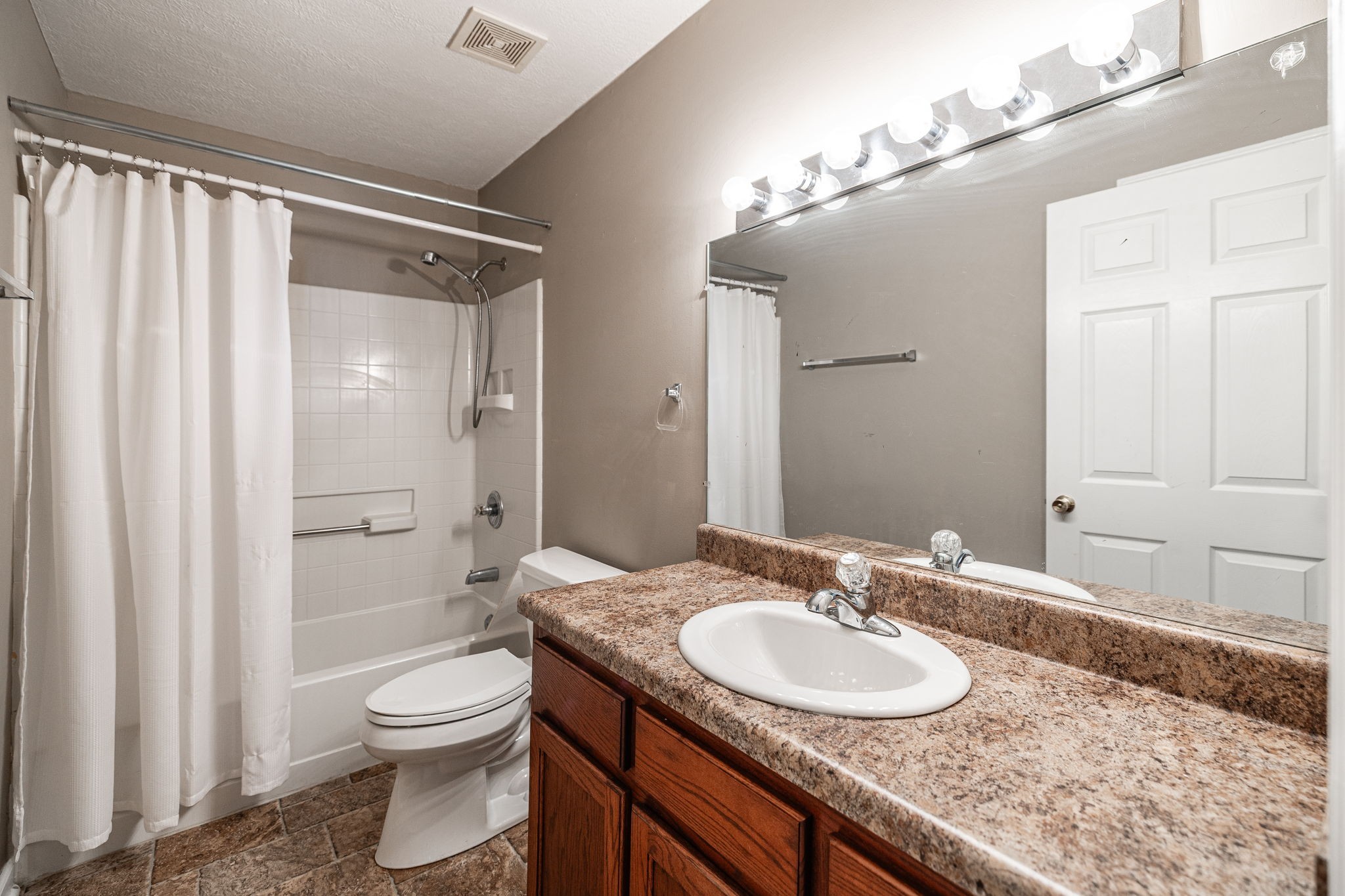 1212 Mount Vernon Rd, Bethpage, TN 37022