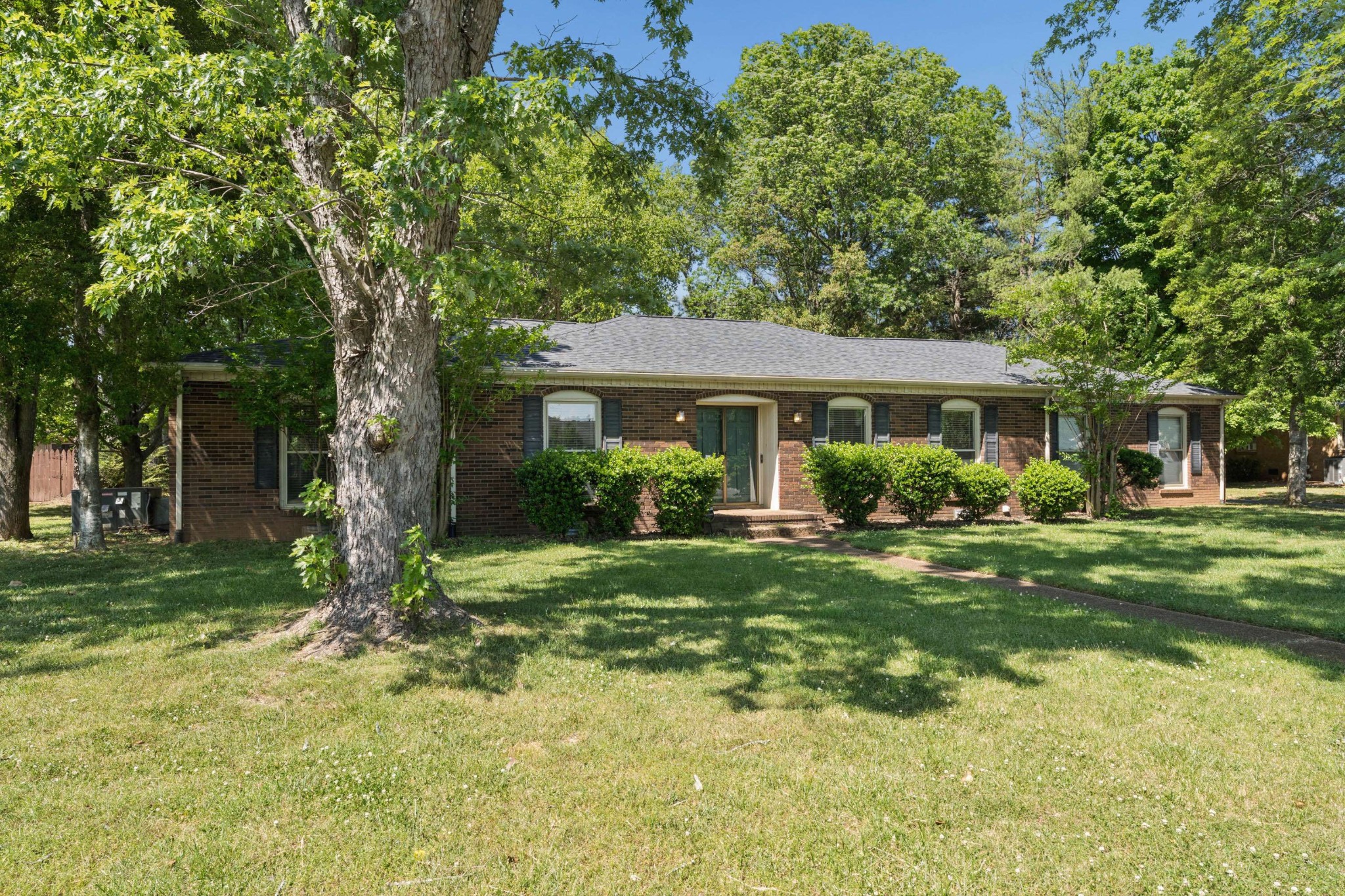 1814 Haynes Dr, Murfreesboro, TN 37129