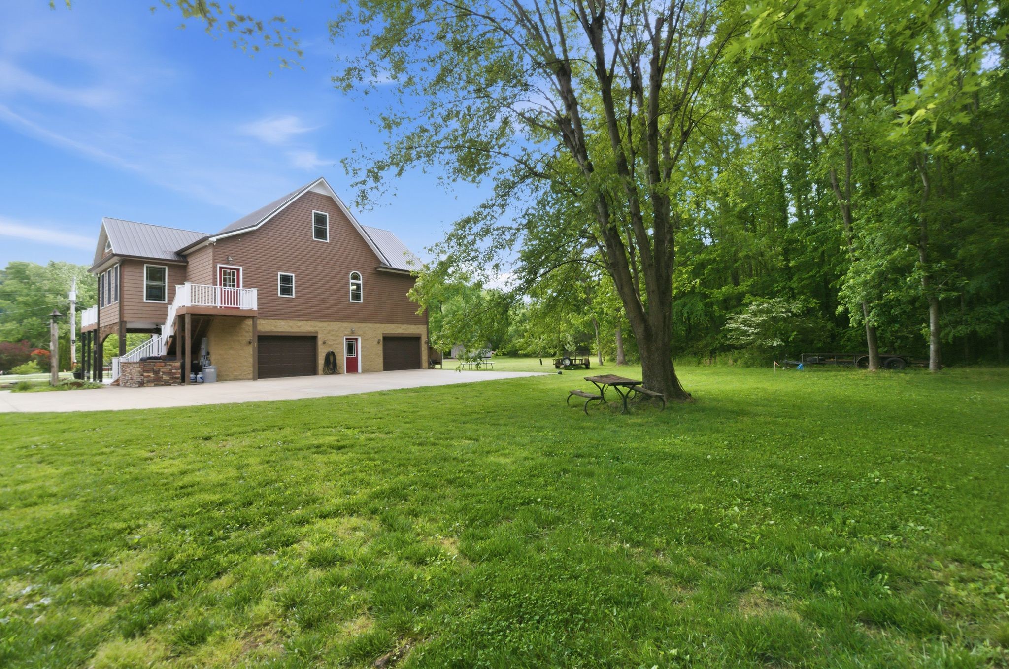 1024 Cumberland Dr, Chapmansboro, TN 37035