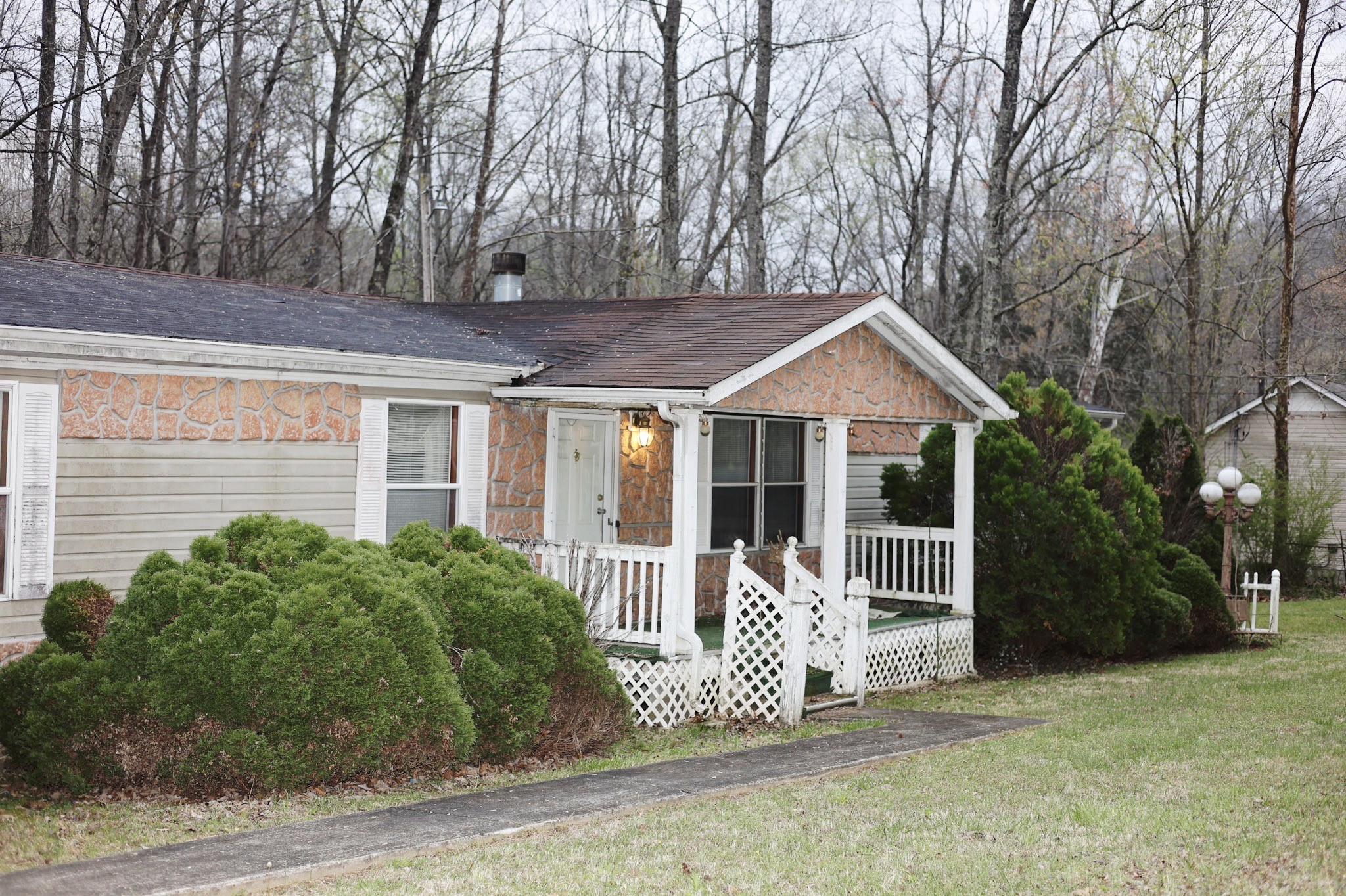 1050 Macon Wall Rd, Ashland City, TN 37015
