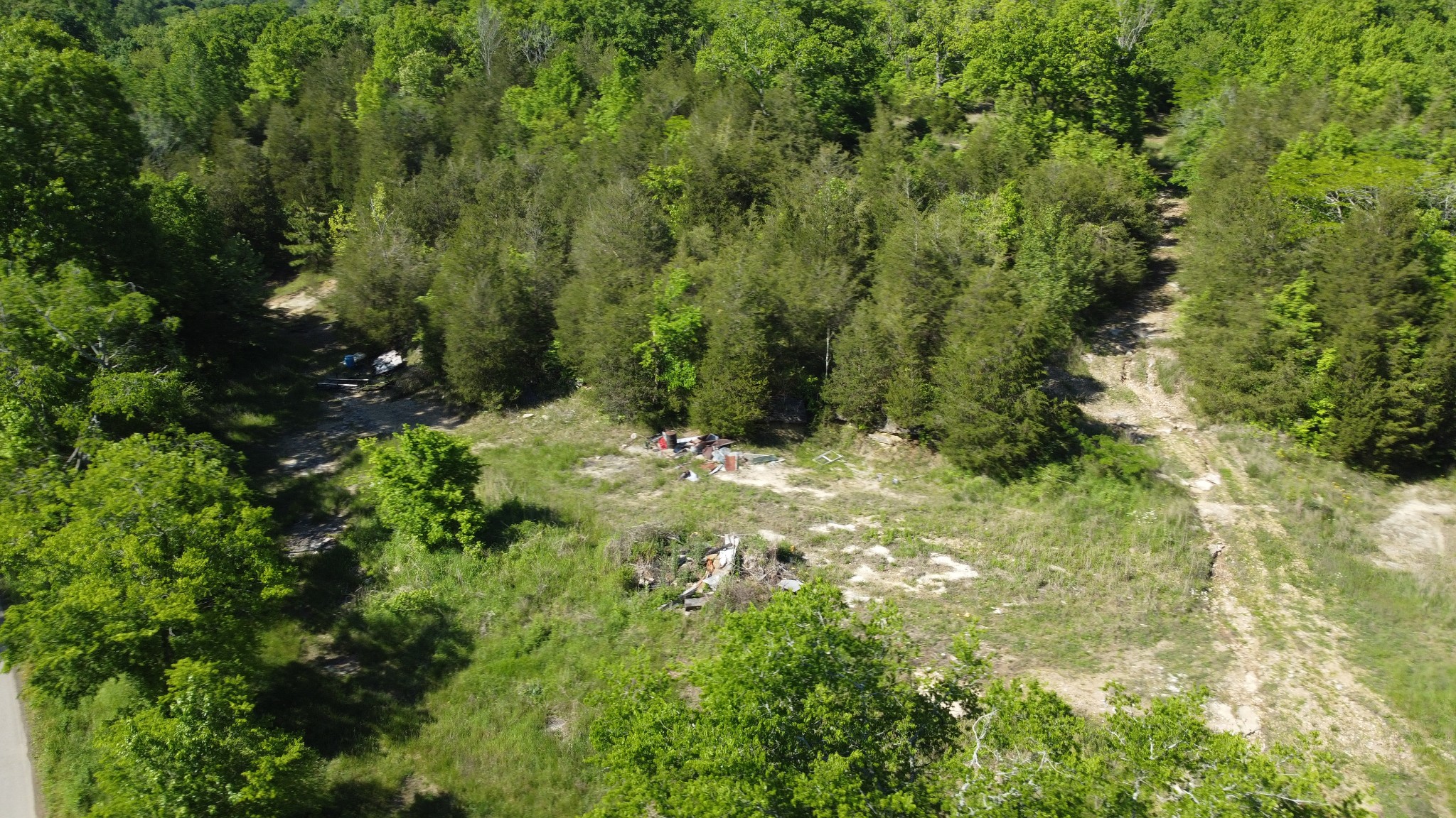 738 Rogues Fork Rd, Bethpage, TN 37022
