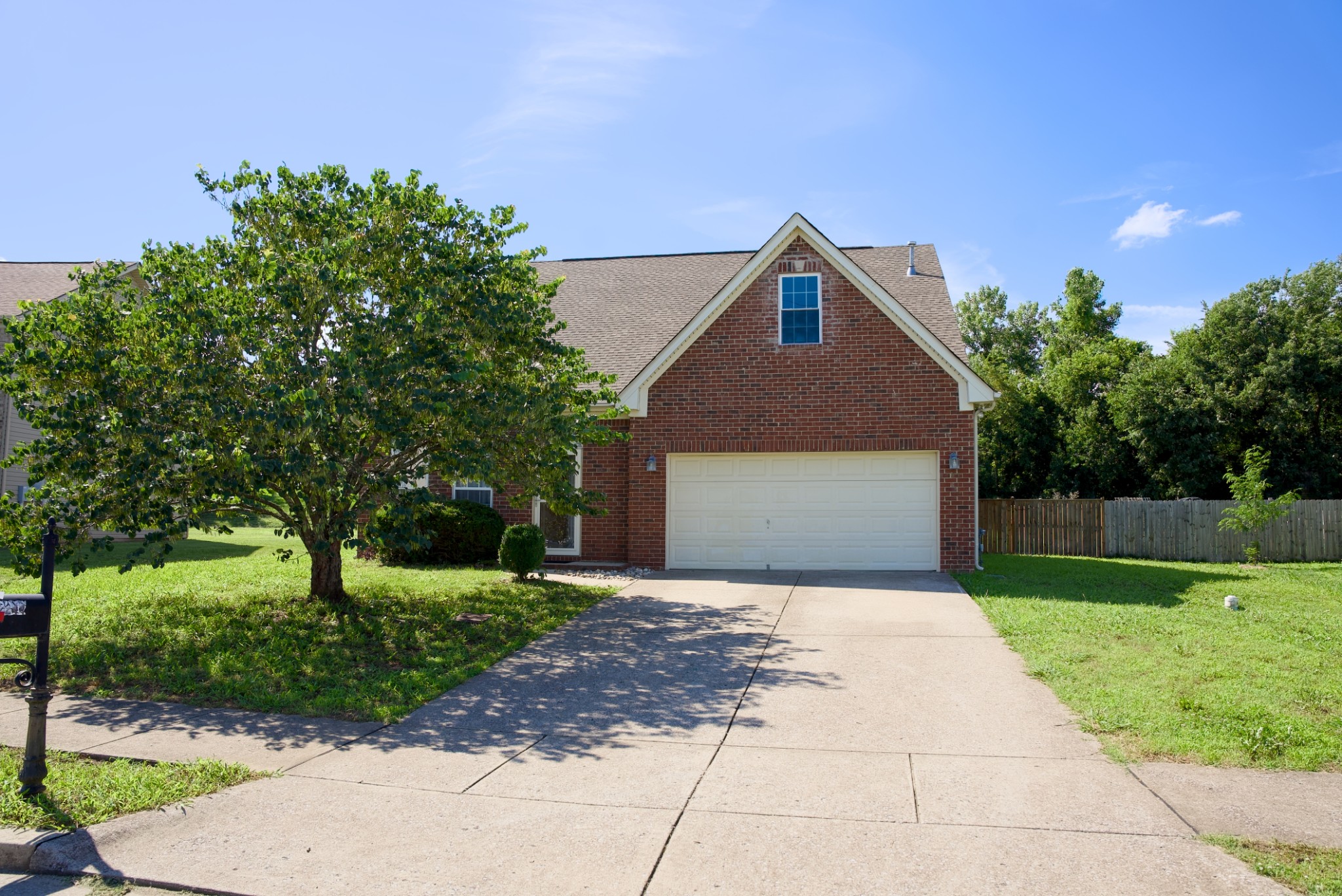 2244 Gilmore Crossing Ln, Nashville, TN 37218