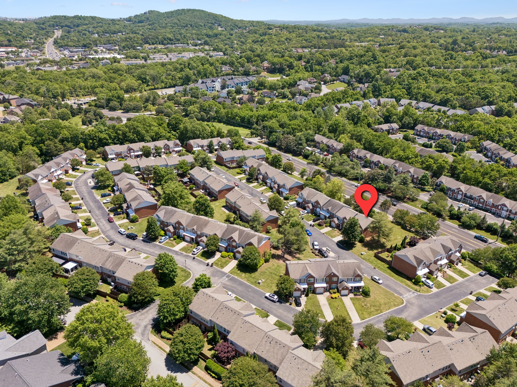 521 Old Towne Dr, Brentwood, TN 37027