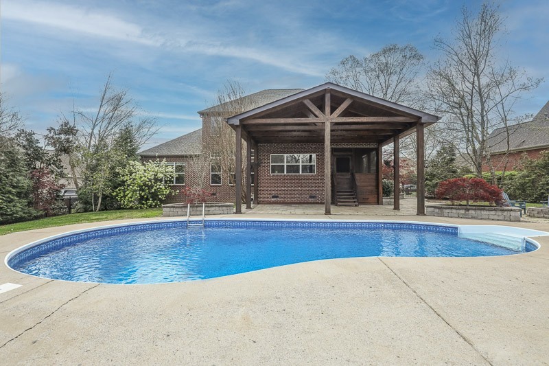 1060 Dorset Dr, Hendersonville, TN 37075