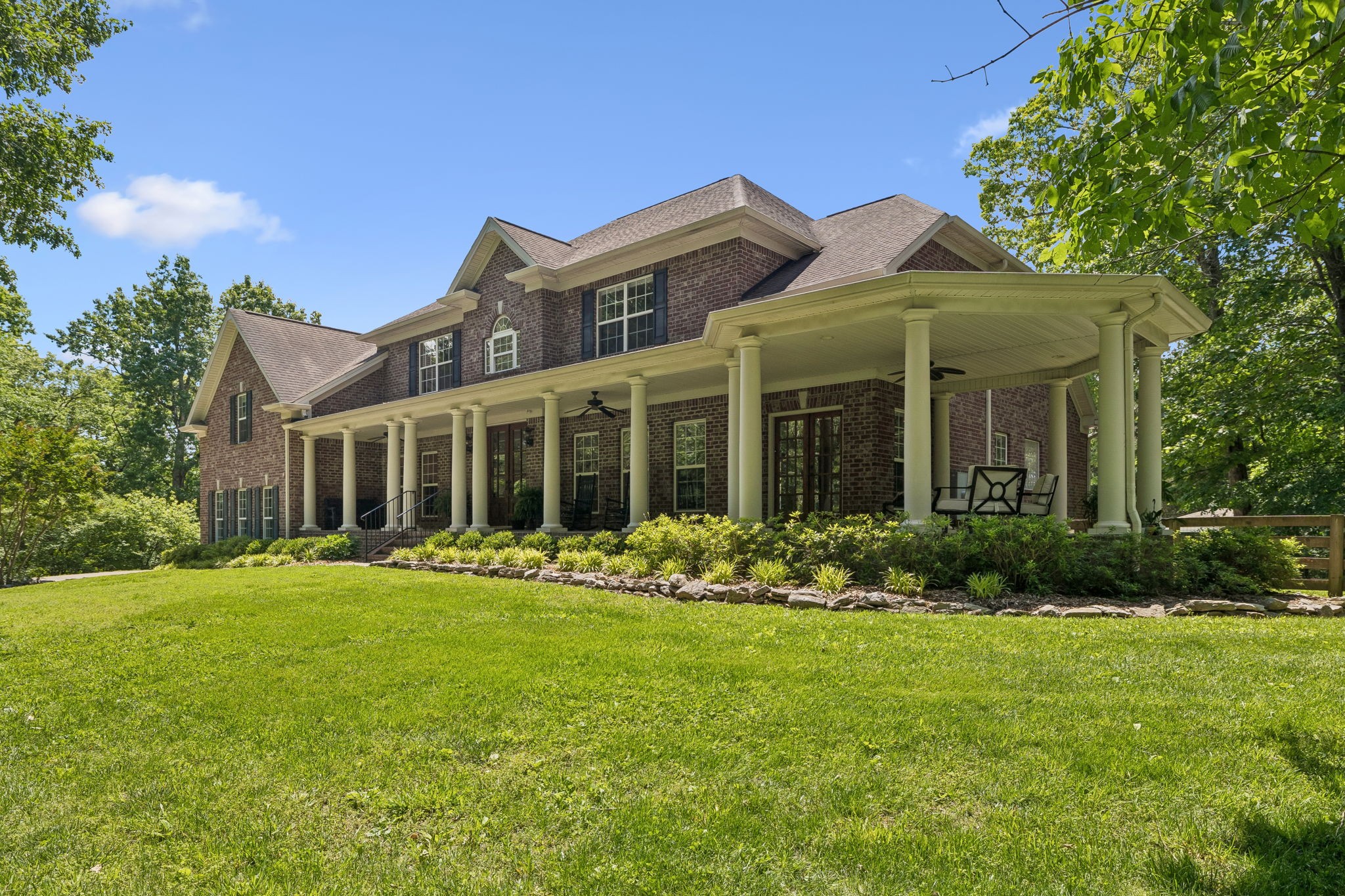 911 Bluff Rd, Brentwood, TN 37027