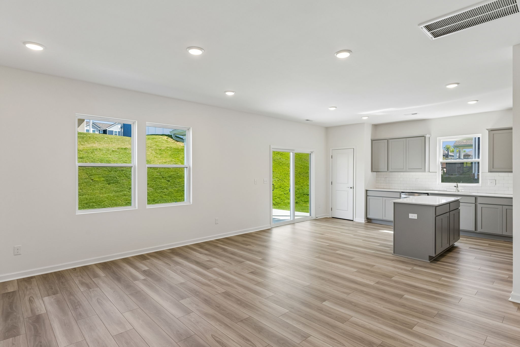 4010 Sadie St, Columbia, TN 38401