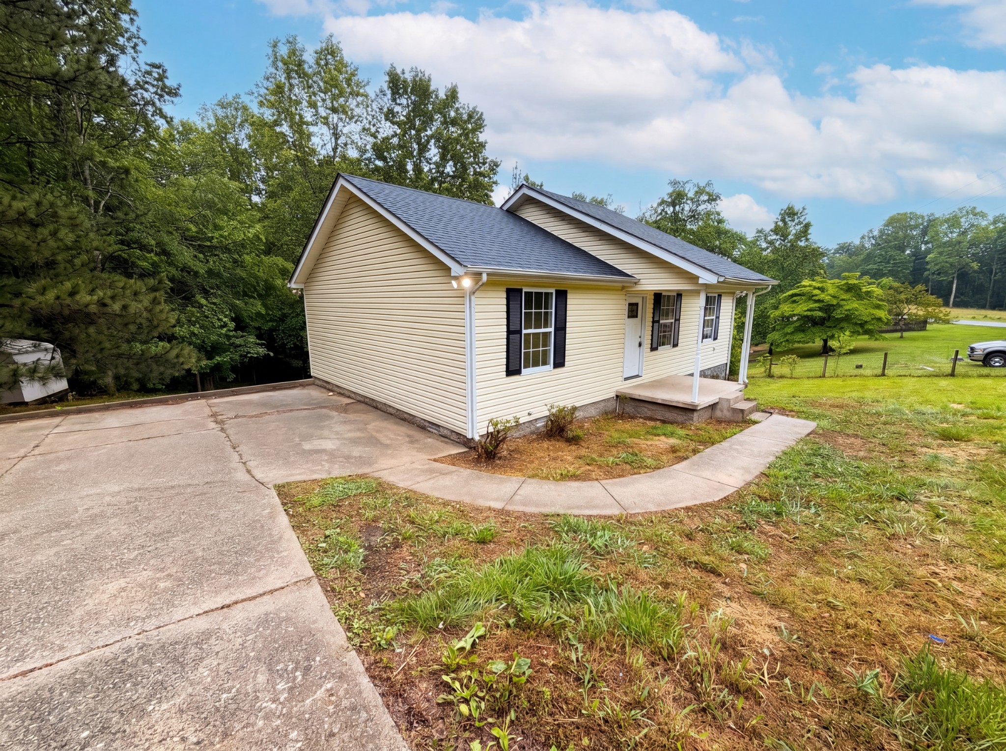 1382 Neptune Rd, Ashland City, TN 37015
