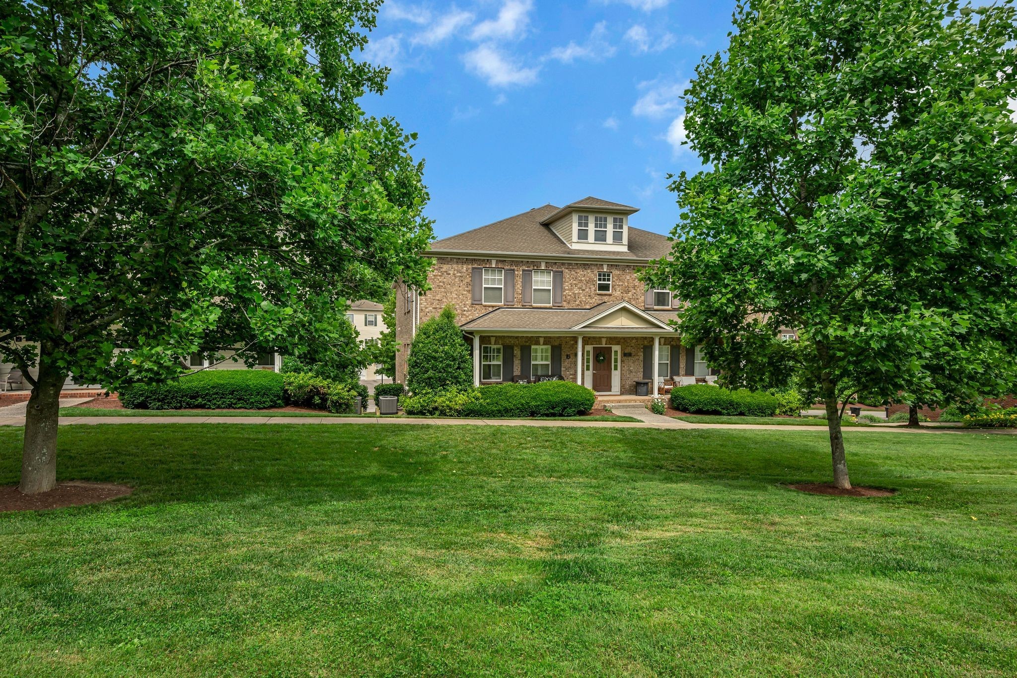 1033 Park Run Dr, Franklin, TN 37067