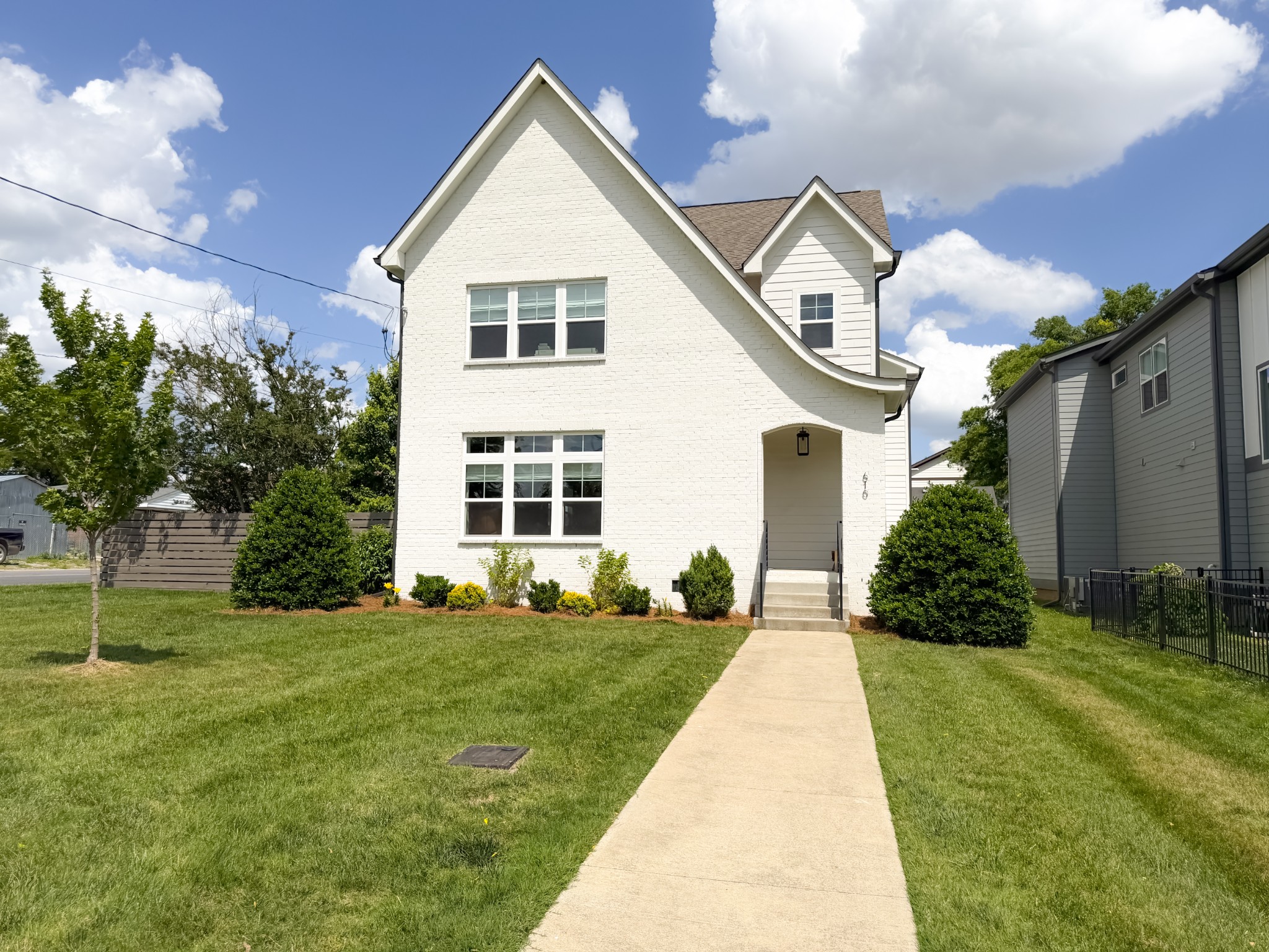 610 45th Ave N, Nashville, TN 37209