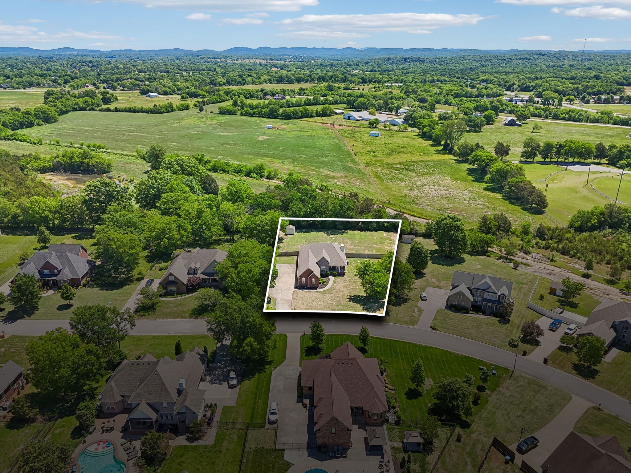 1136 Farmhouse Rd, Lascassas, TN 37085