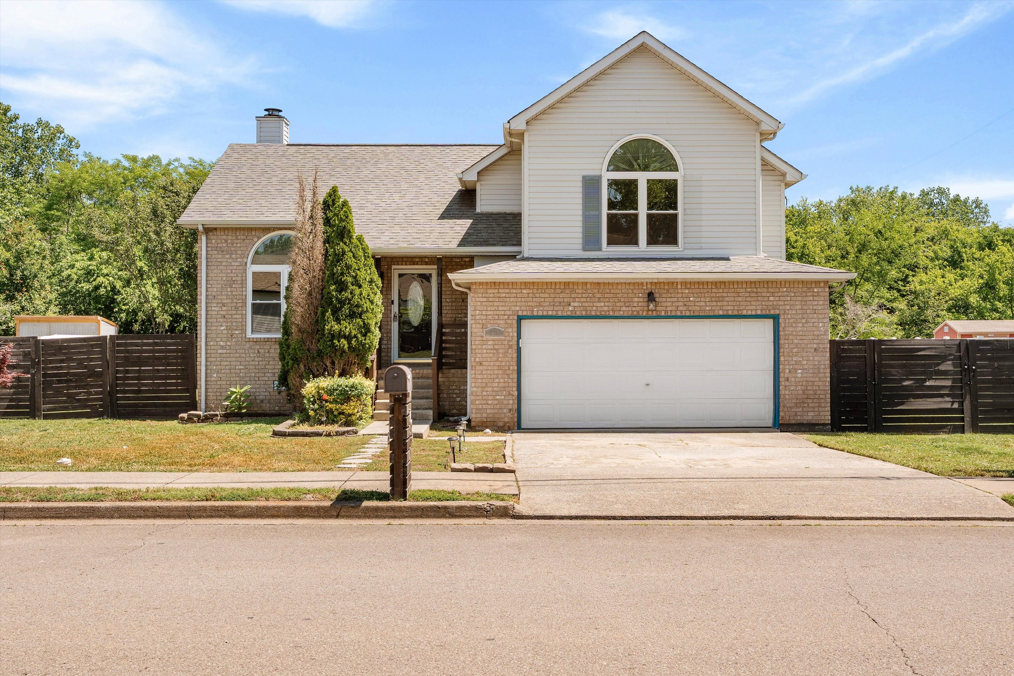 708 Post Oak Dr, Antioch, TN 37013