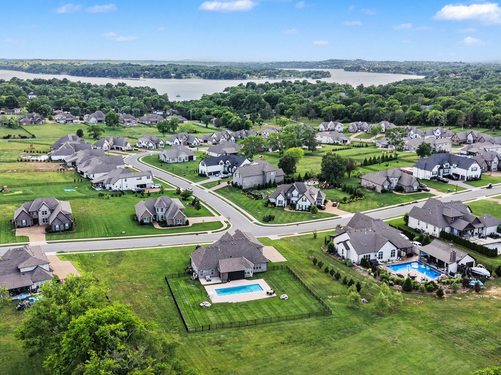 98 Mulberry Grv, Gallatin, TN 37066