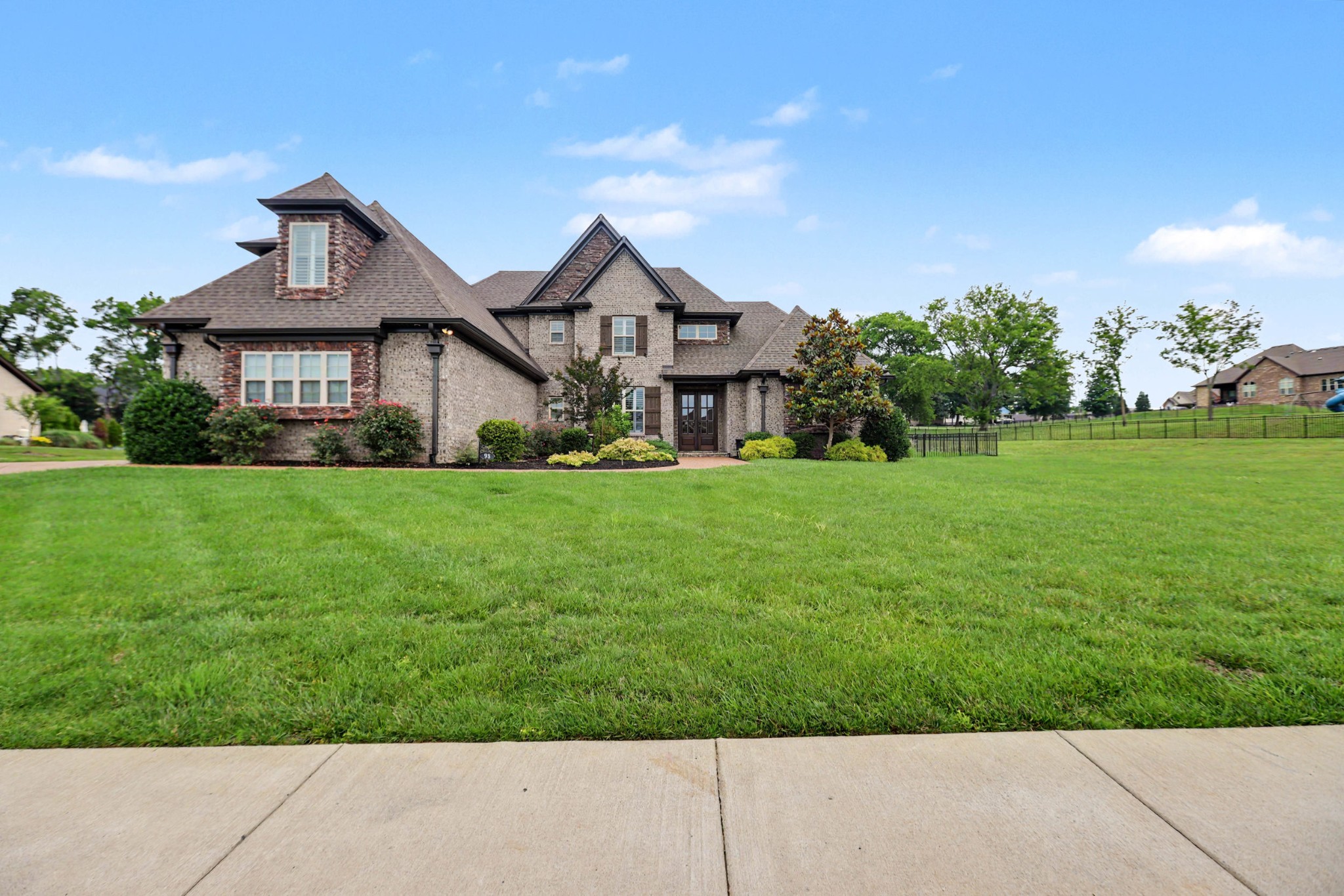 98 Mulberry Grv, Gallatin, TN 37066