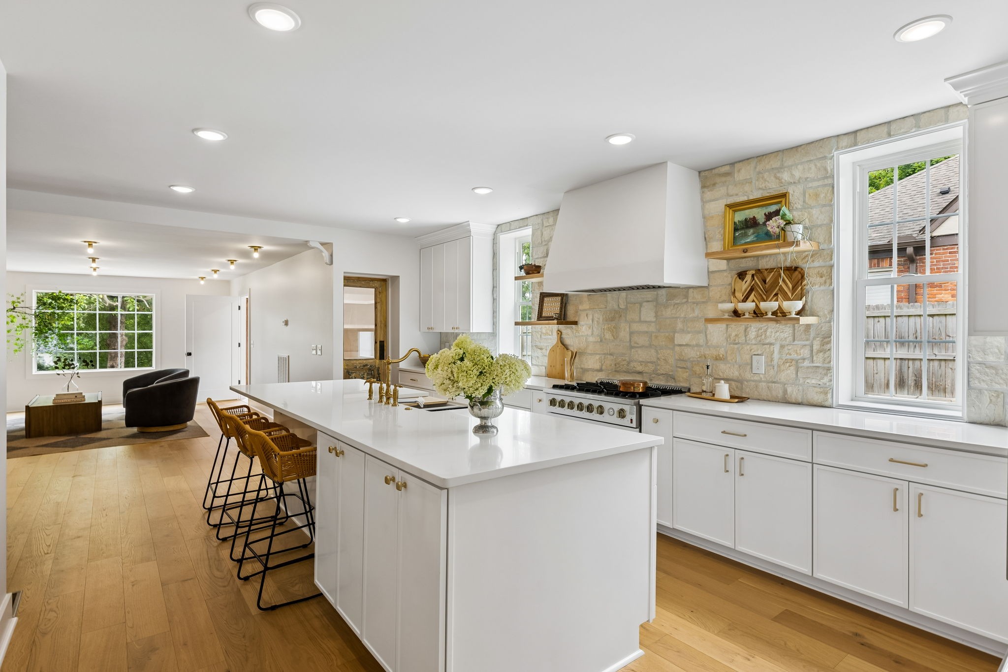 918 Sutton Hill Rd, Nashville, TN 37204