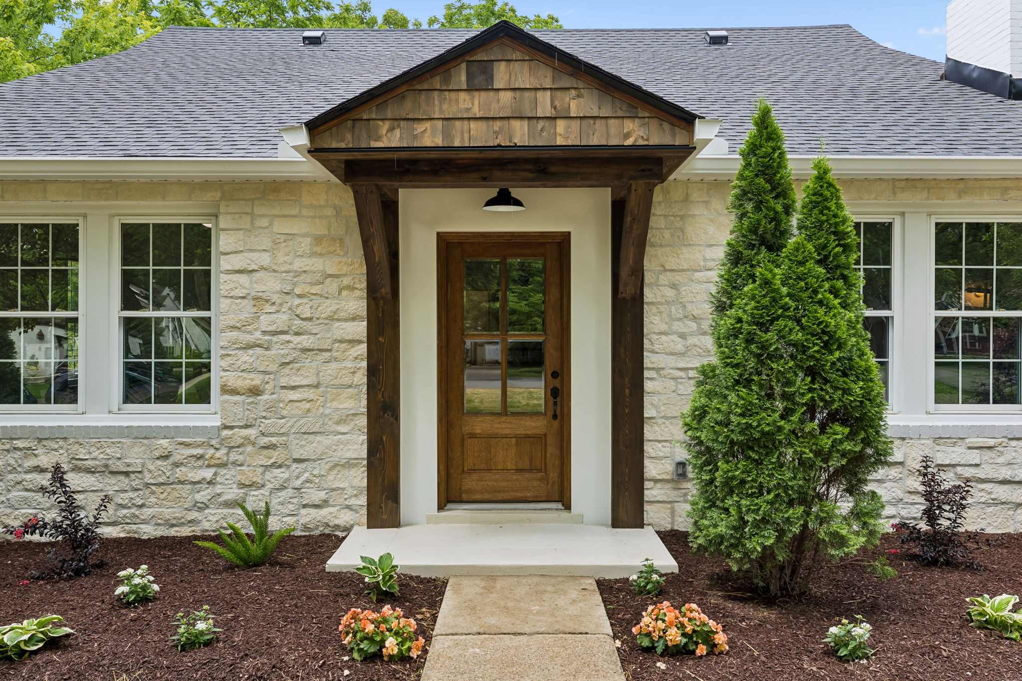 918 Sutton Hill Rd, Nashville, TN 37204