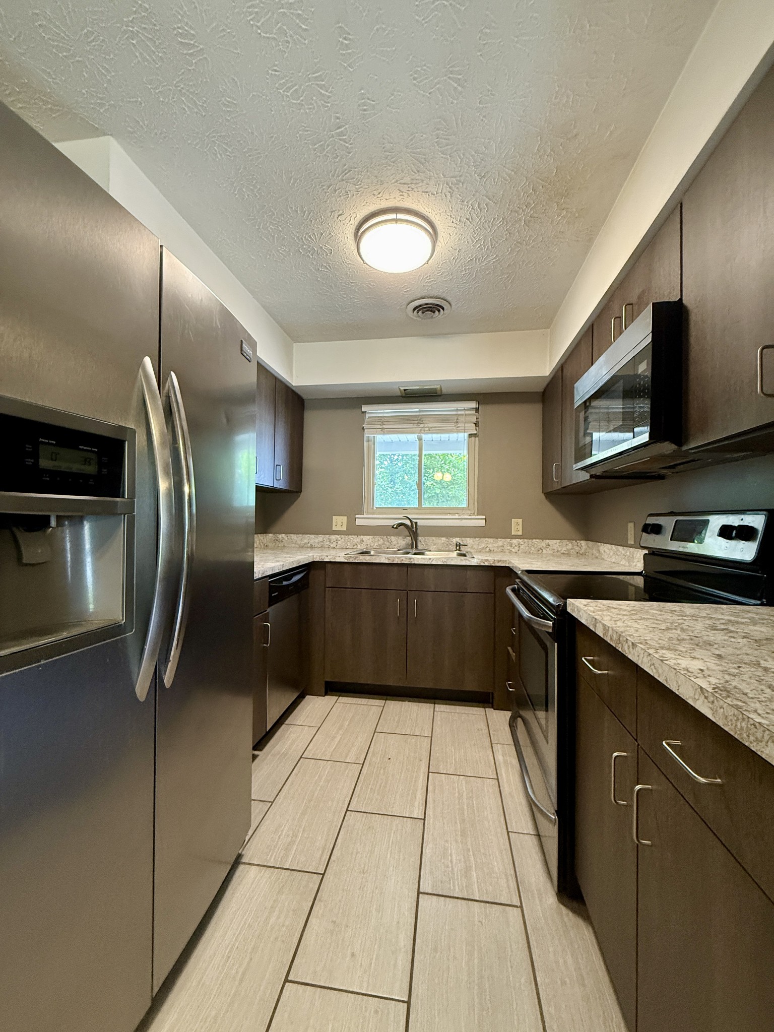 2169 Highway 41 S #13, Greenbrier, TN 37073