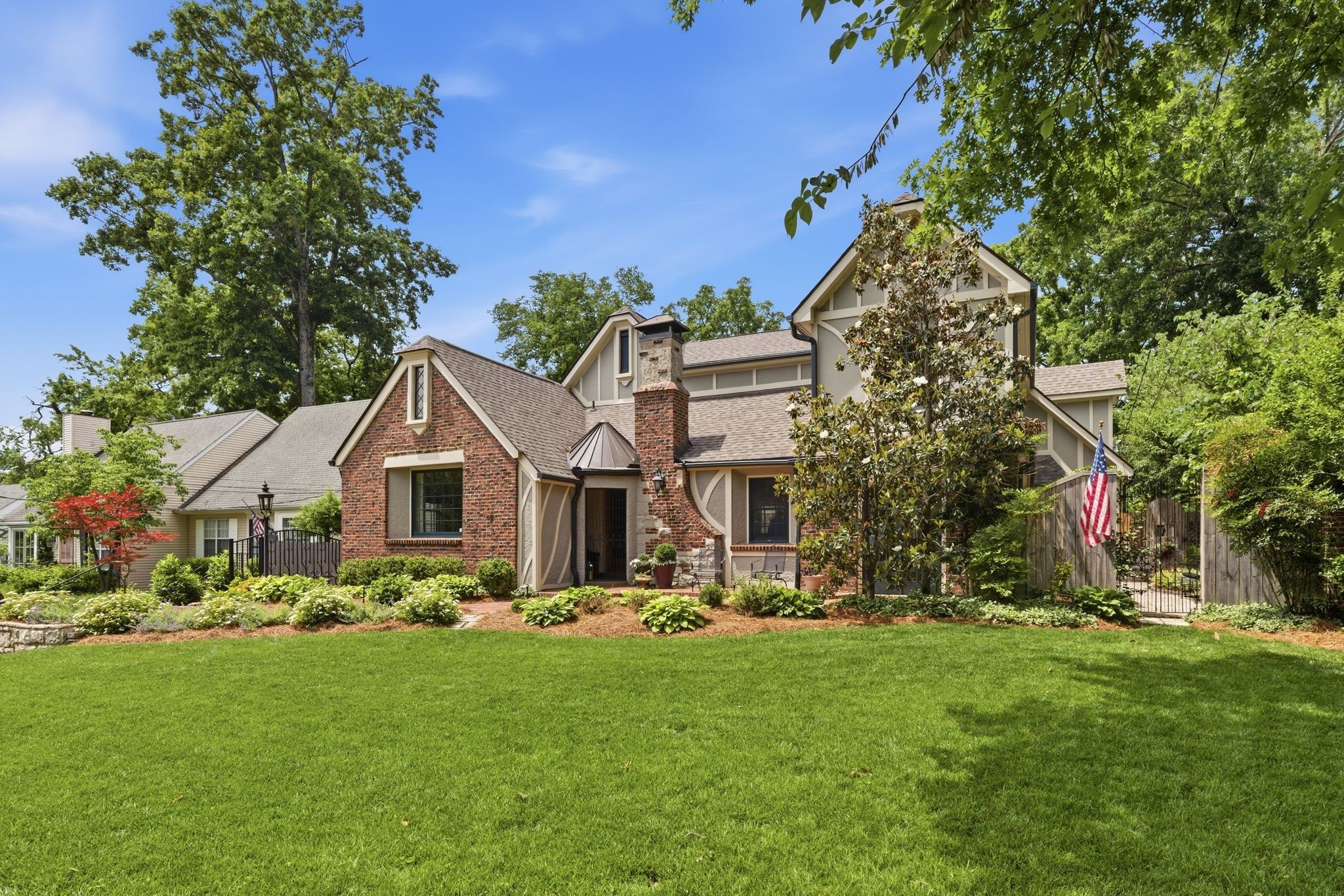 1724 Green Hills Dr, Nashville, TN 37215