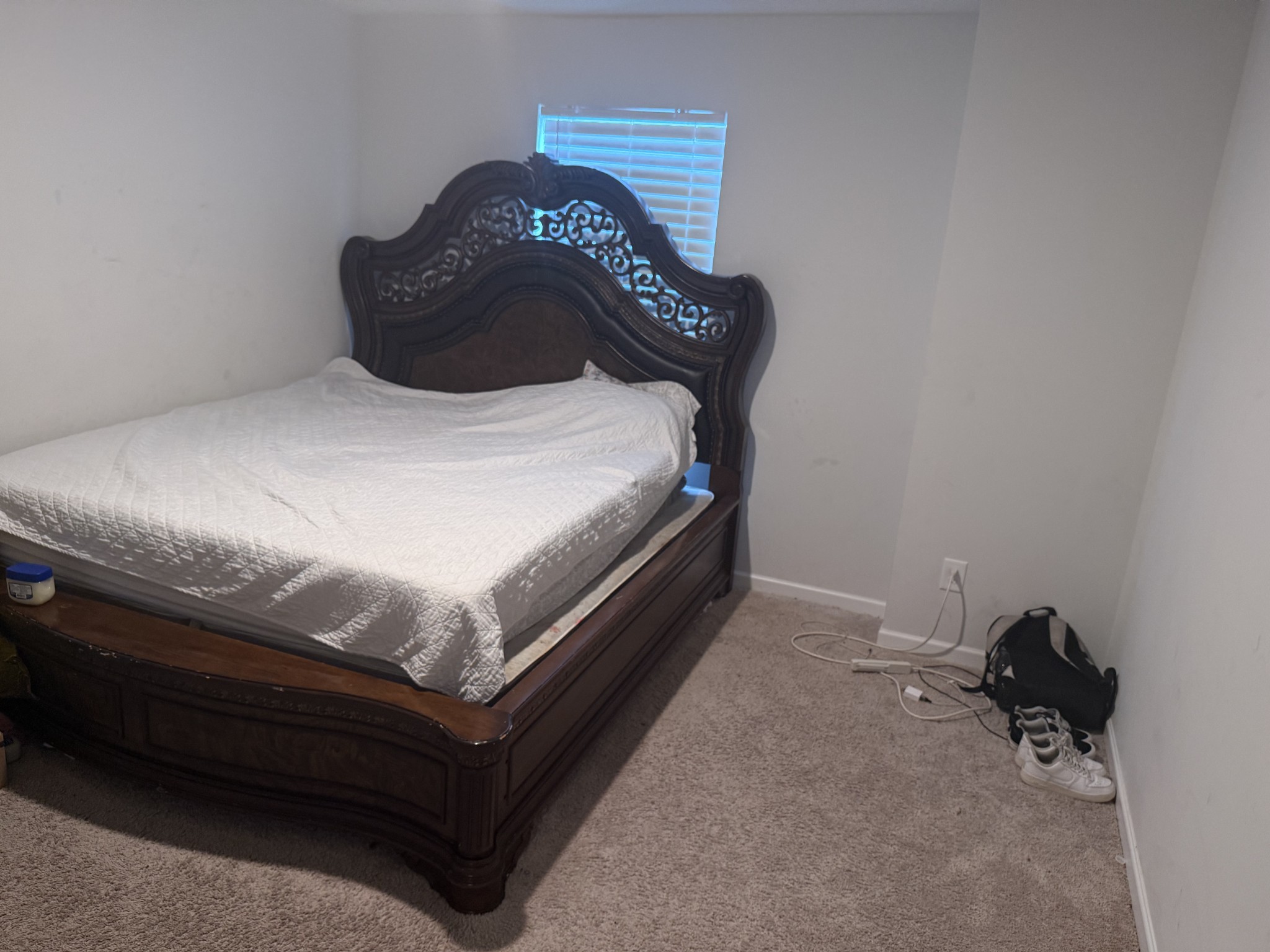 402 Jet Stream Dr, La Vergne, TN 37086