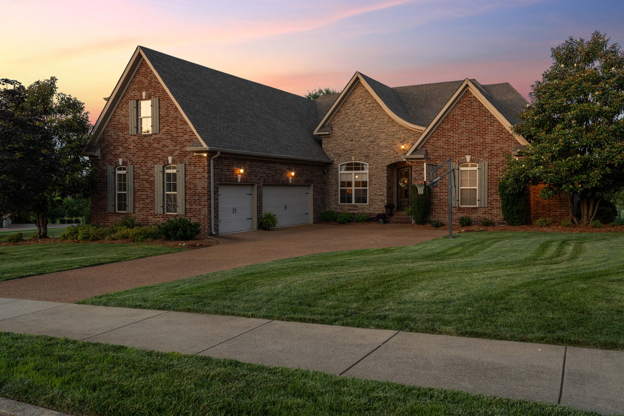 104 N Scarbrough Ct, Gallatin, TN 37066