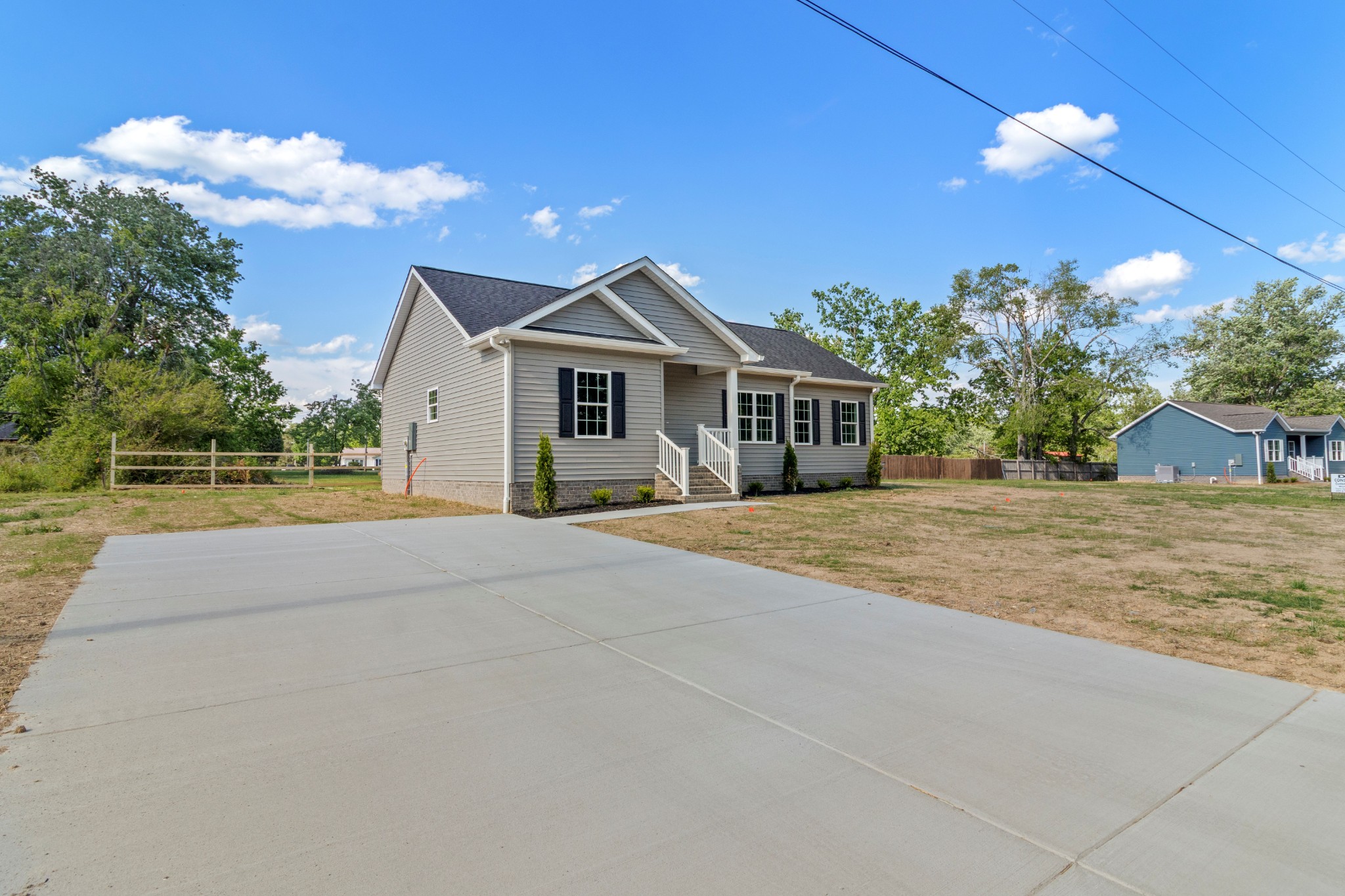 1993 Stevens Dr, Westmoreland, TN 37186