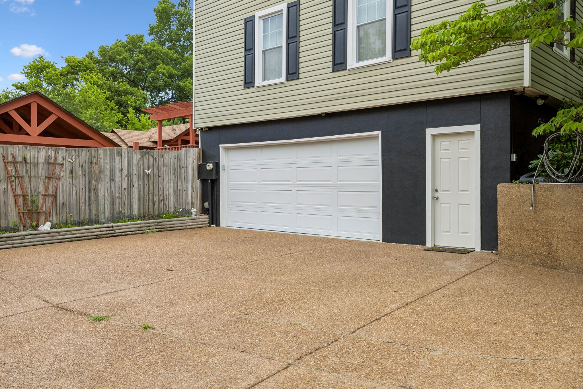 1105 Blythe Ct E, Nashville, TN 37221