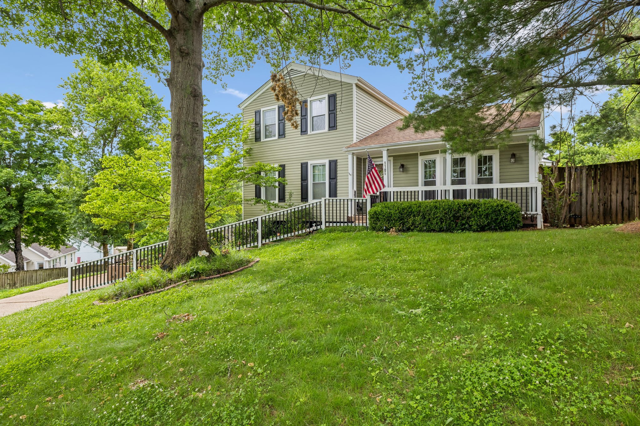 1105 Blythe Ct E, Nashville, TN 37221