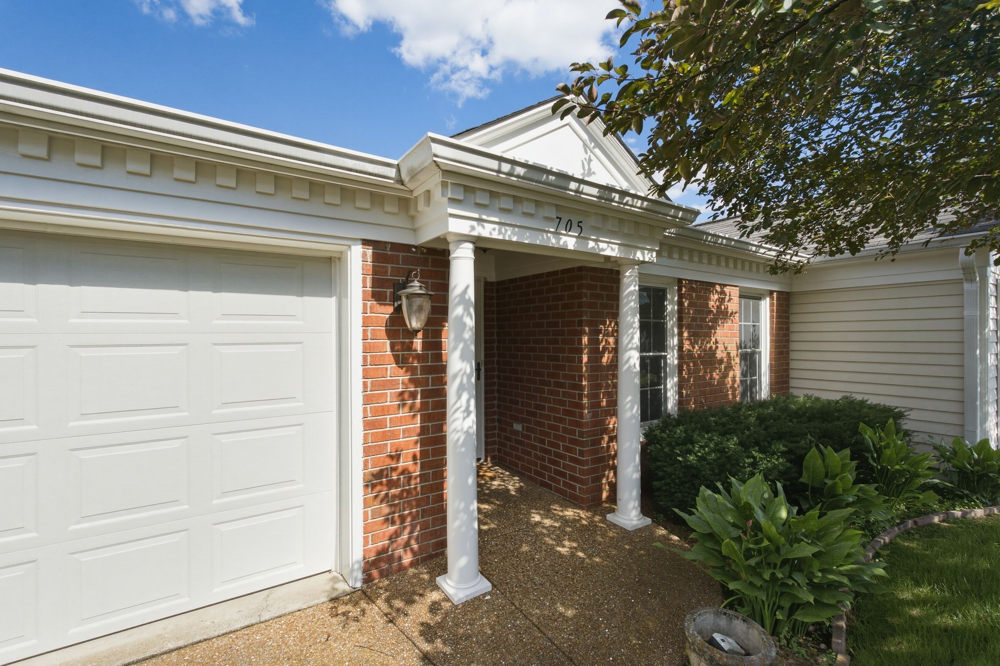 705 Mount Carmel Pl, Nashville, TN 37205