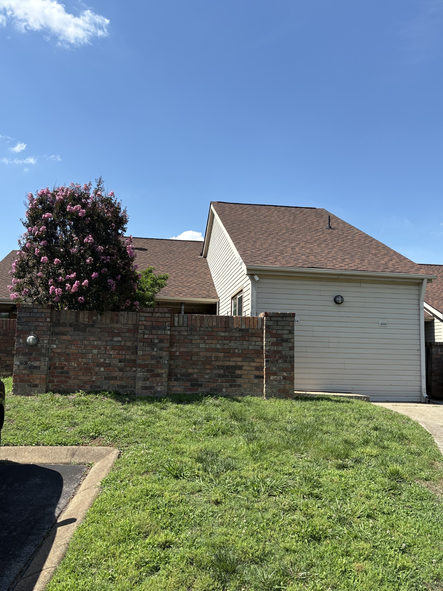 404 Laurel Hill Dr, Old Hickory, TN 37138