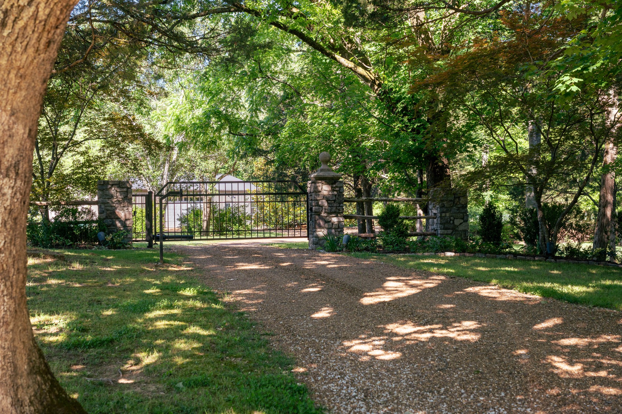 1098 Fred Gibbs Rd, White Bluff, TN 37187