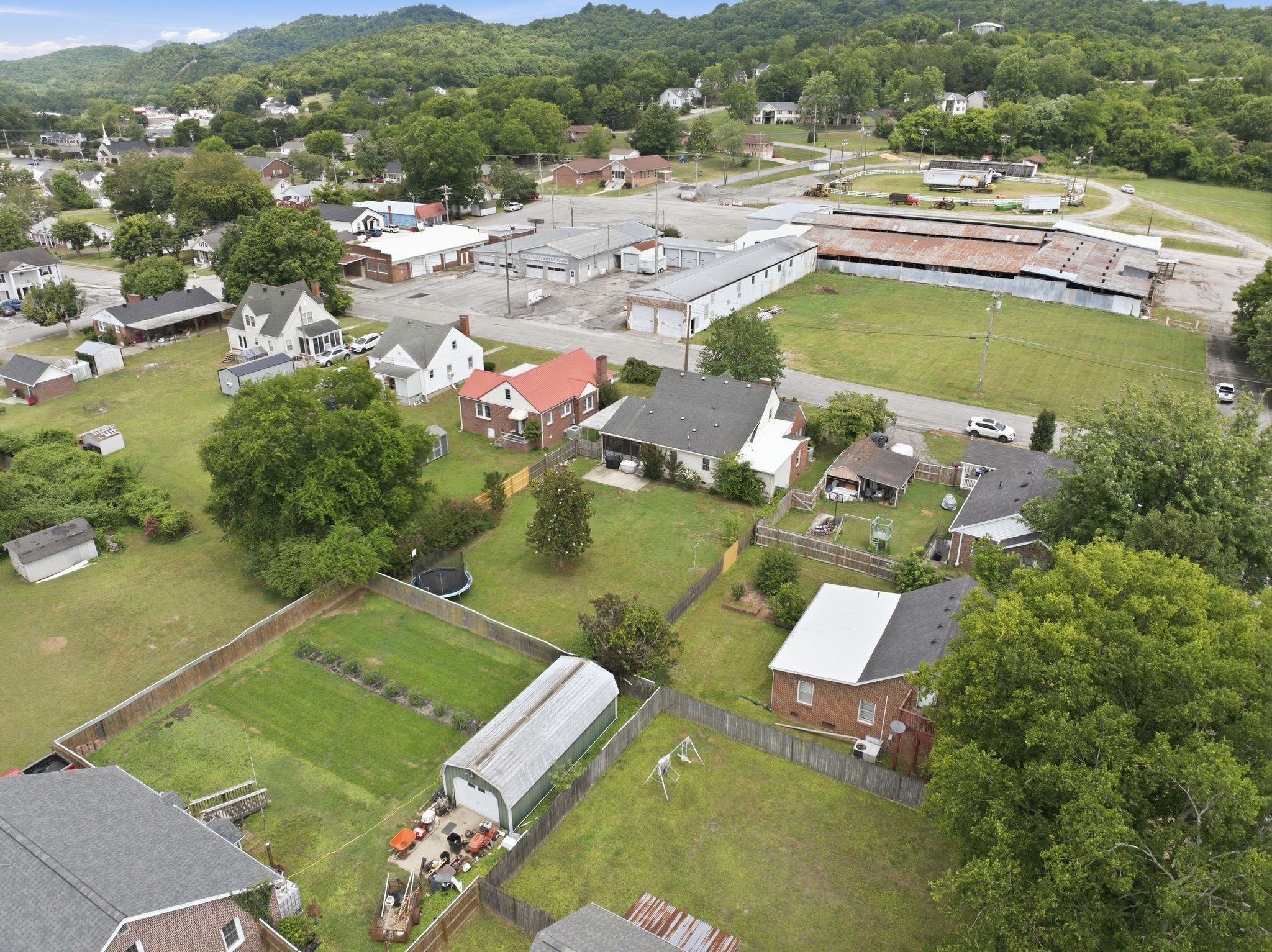 518 Jefferson Ave E, Carthage, TN 37030
