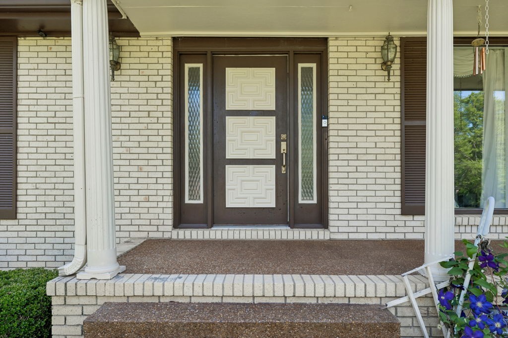 500 Lakeshore Dr, Old Hickory, TN 37138