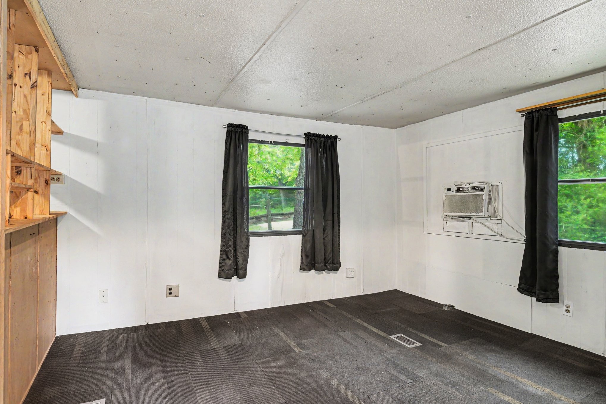 216 Brookhollow Dr, Ashland City, TN 37015