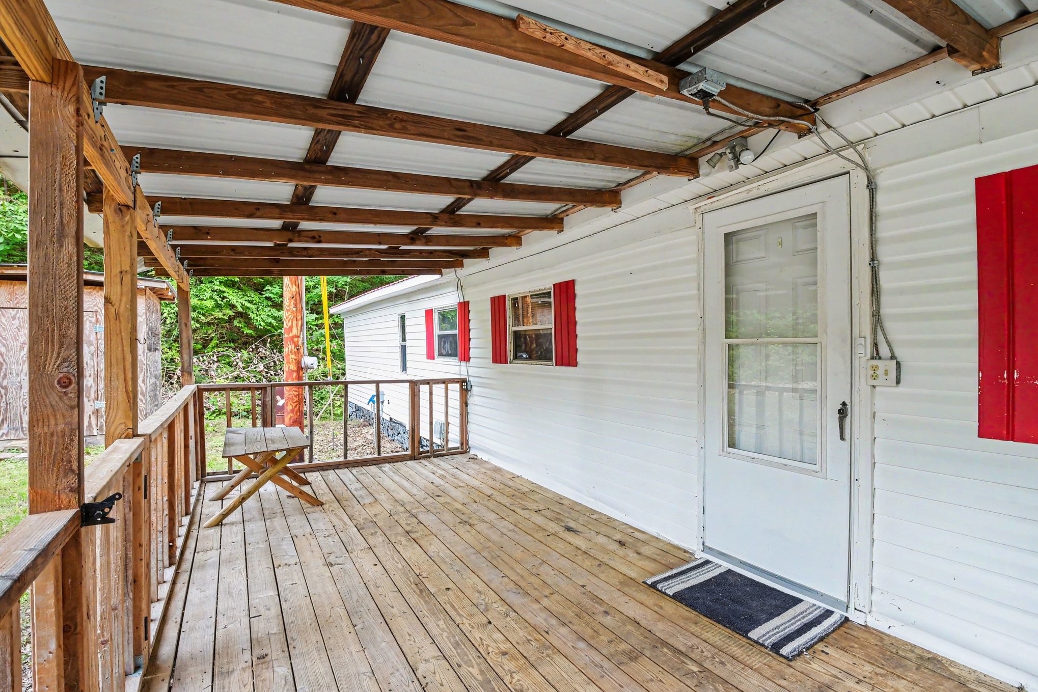 216 Brookhollow Dr, Ashland City, TN 37015