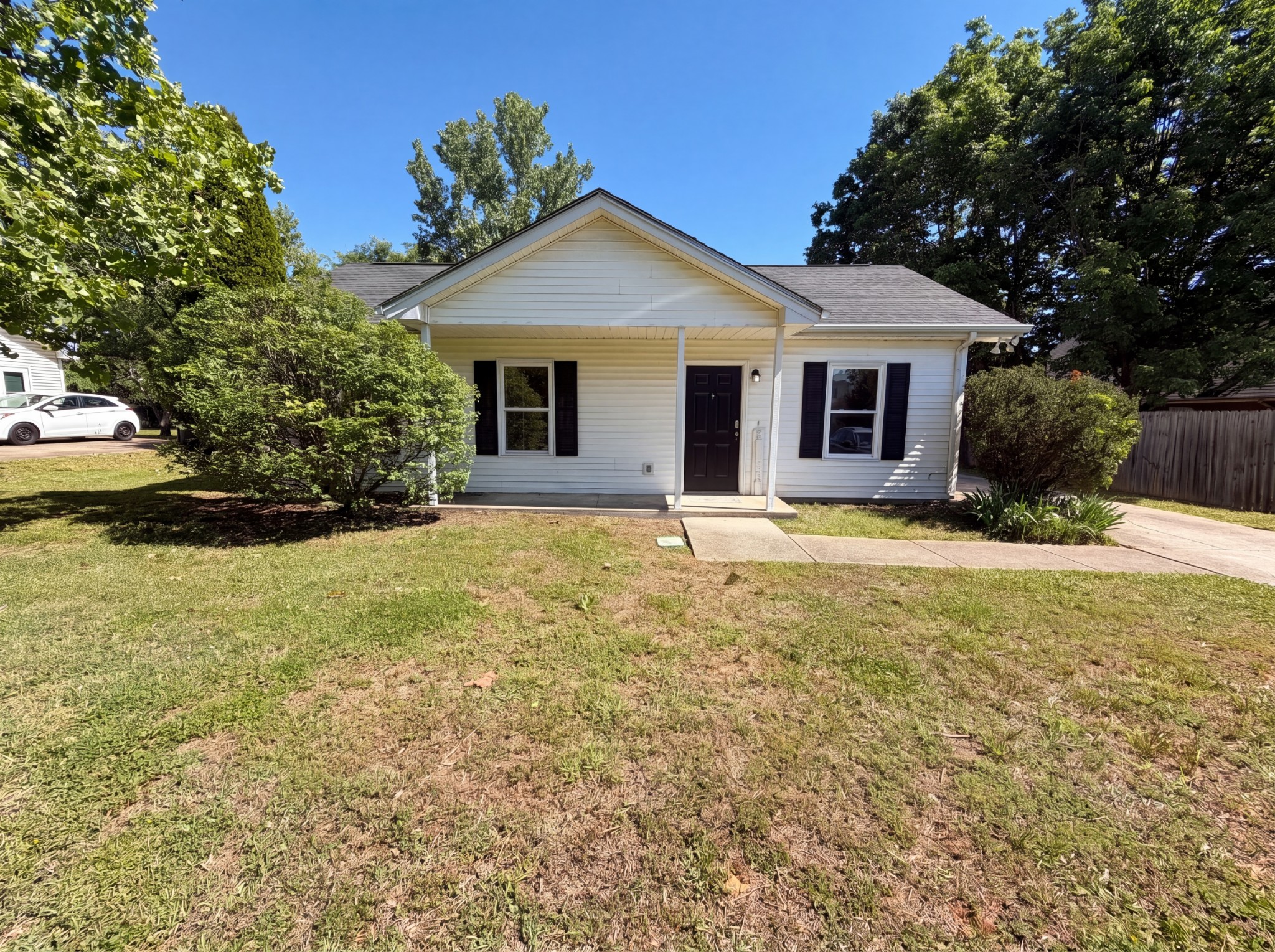 104 Frontier Ln, La Vergne, TN 37086