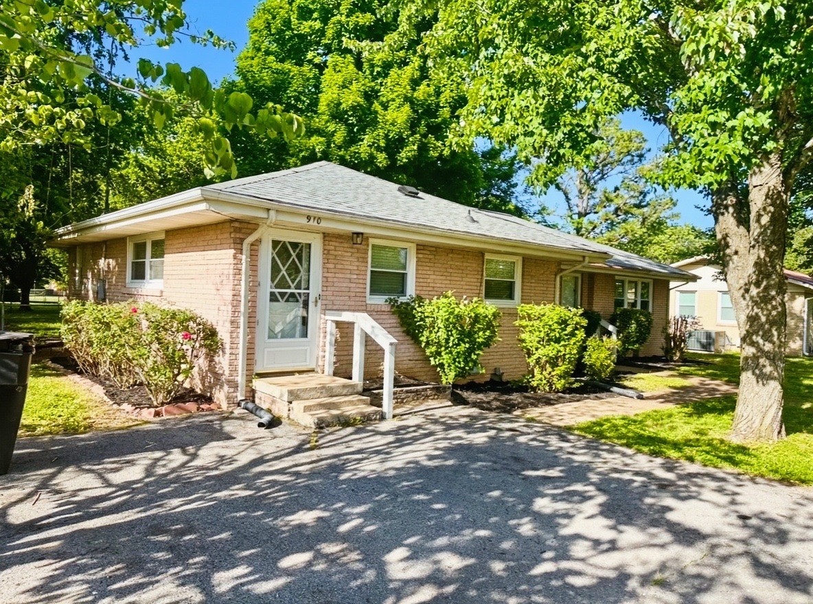 910 Glenwood Dr, Murfreesboro, TN 37129