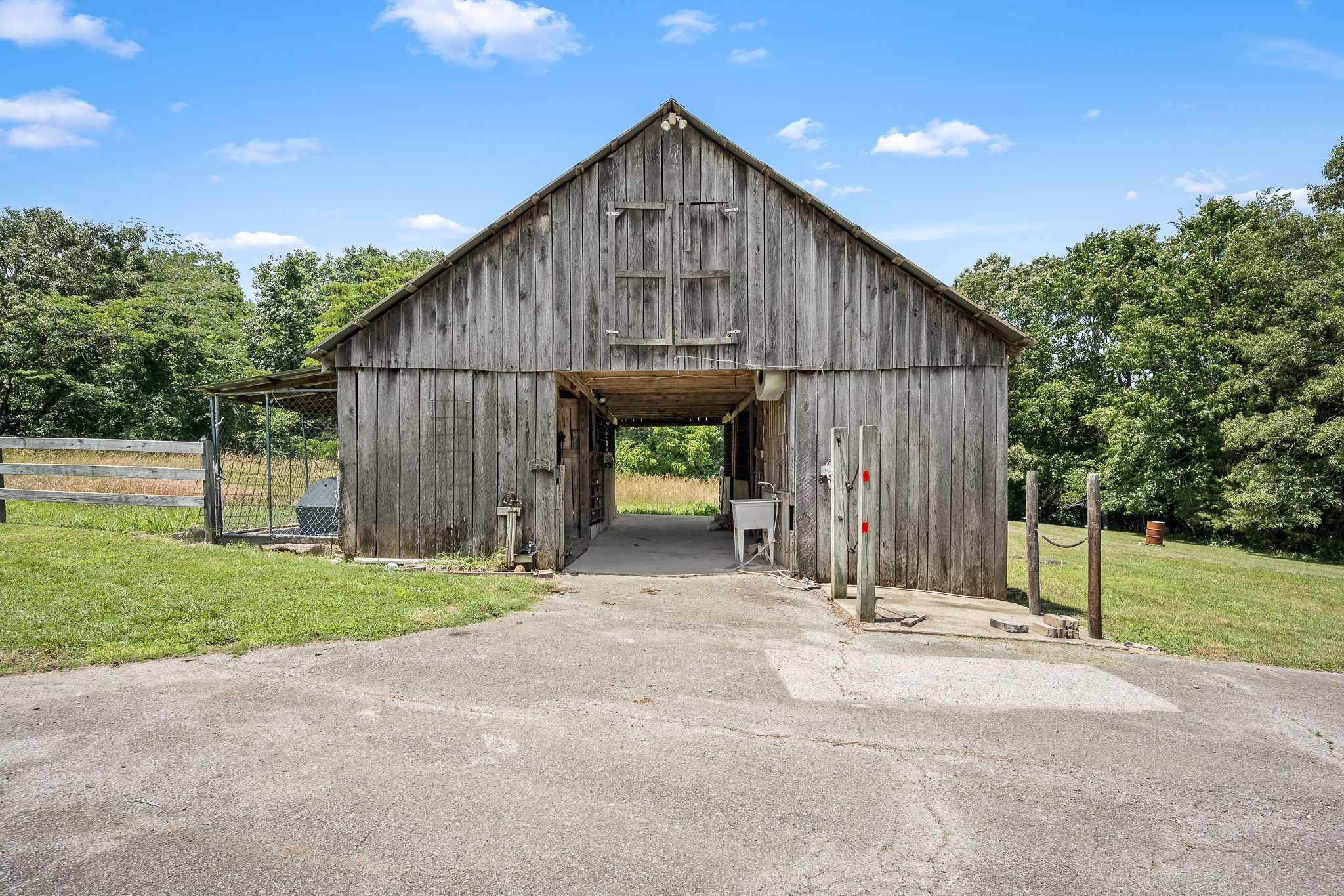 250 Home Place Rd, Dickson, TN 37055